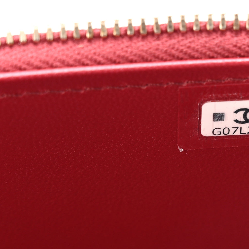 Lambskin Quilted Small Top Handle Vanity Case With Chain Burgundy