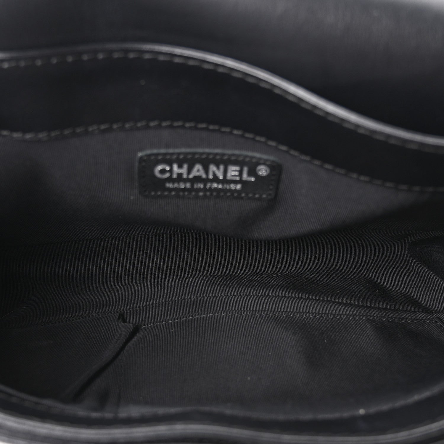 Calfskin Enchained New Medium Boy Flap Black