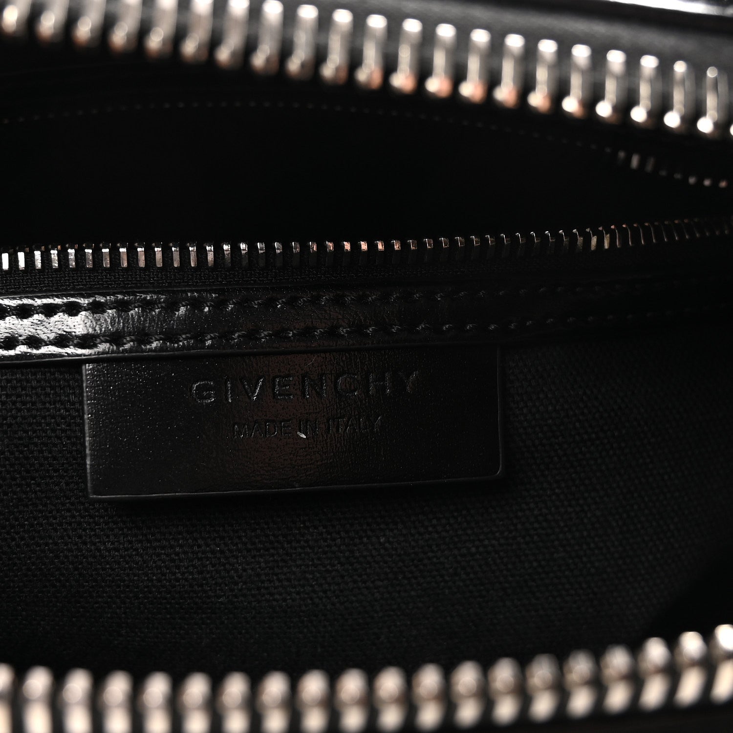 Shiny Lord Calfskin Small Antigona Black