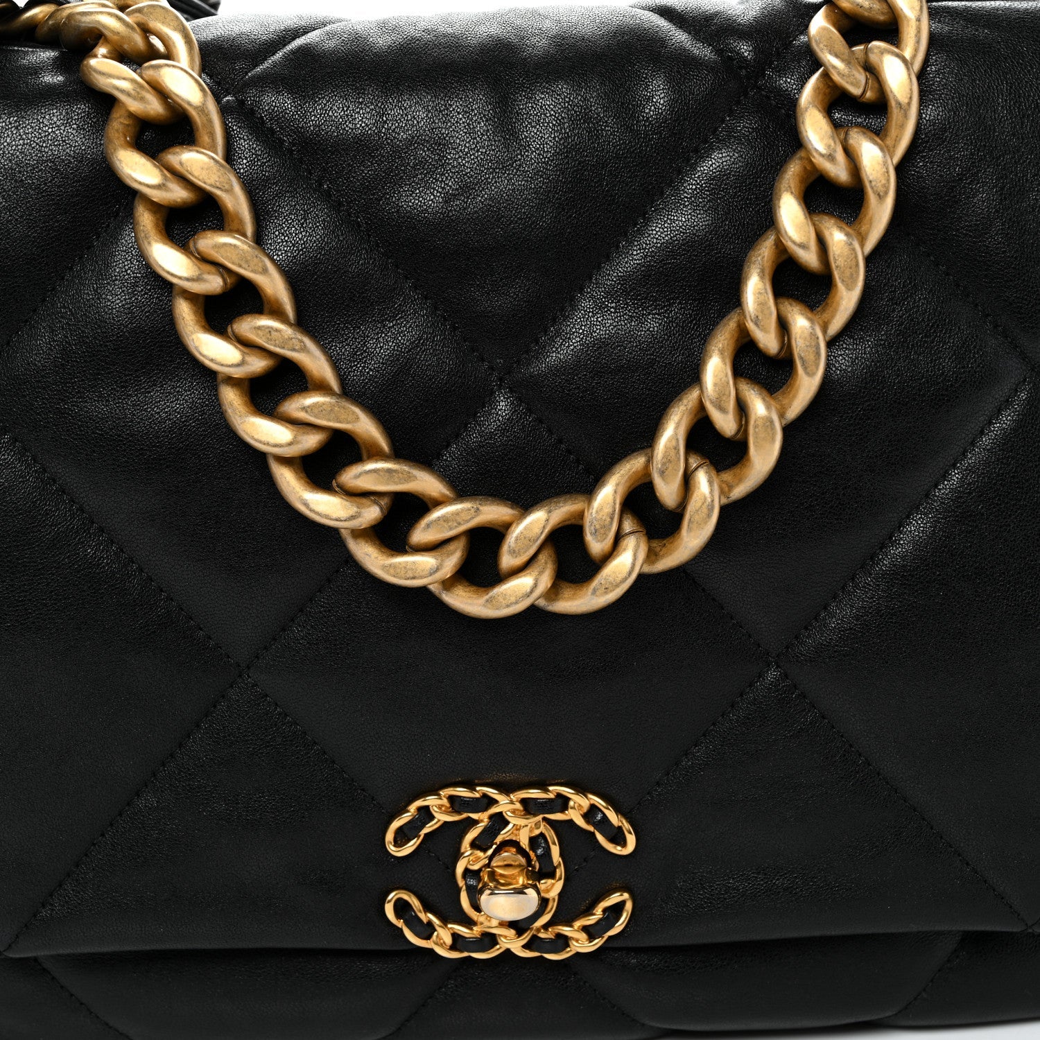 Lambskin Quilted Maxi Chanel 19 Flap Black