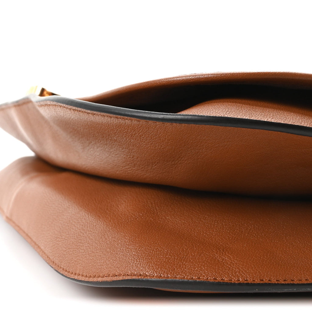 Shiny Lambskin Soft Triomphe Besace Bag Soft Tan