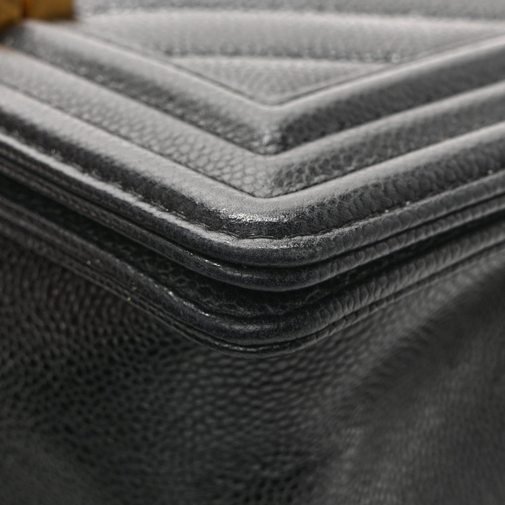 Caviar Chevron Quilted Small Boy Flap Black