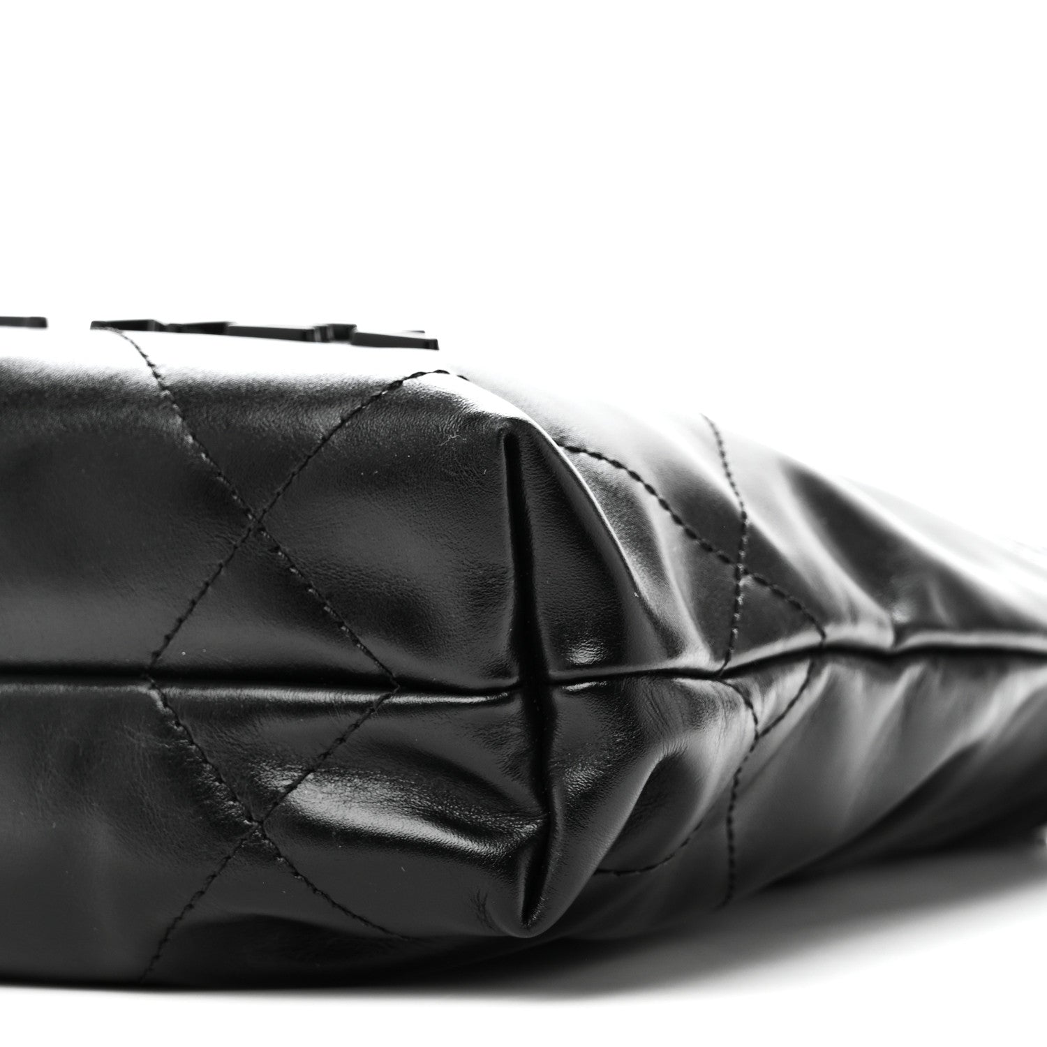 Shiny Calfskin Quilted Mini Chanel 22 So Black