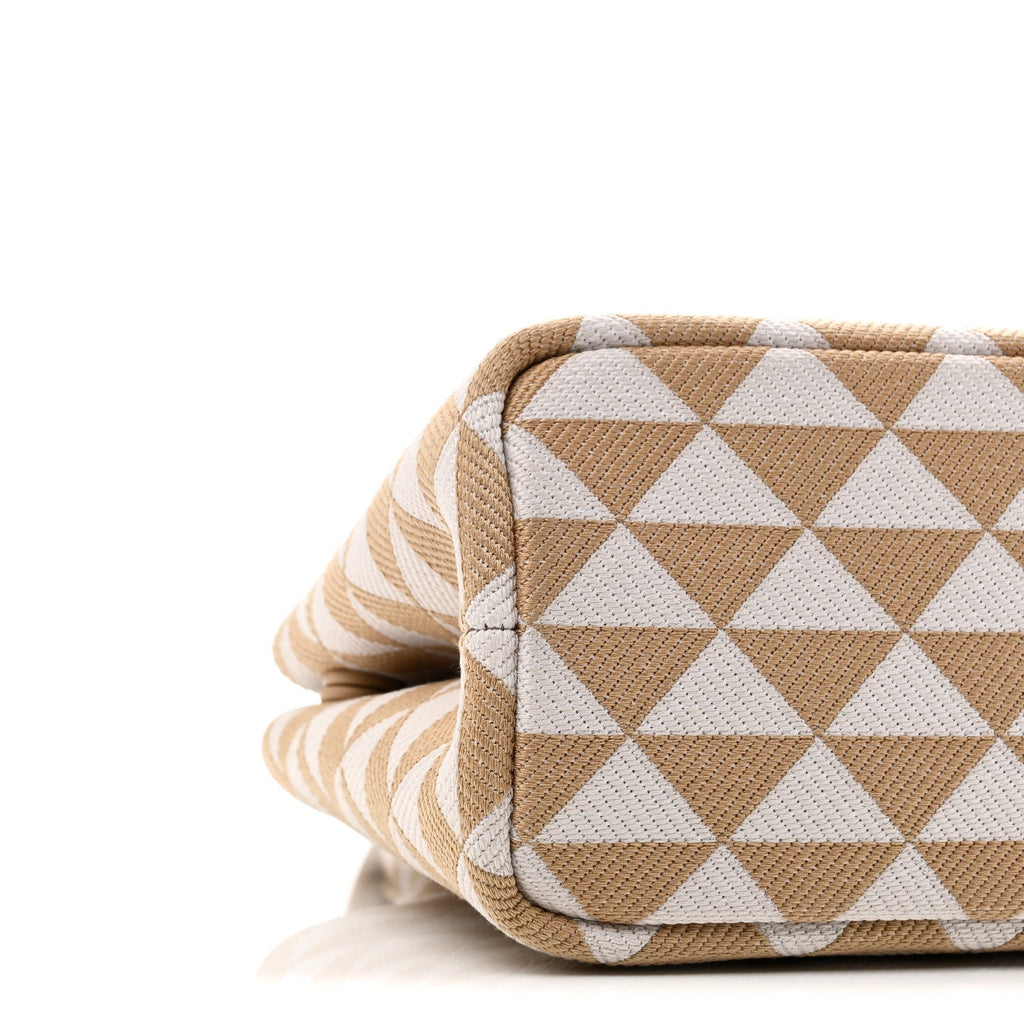 Jacquard Triangolo Symbole Embroidered Tote Corda Talco