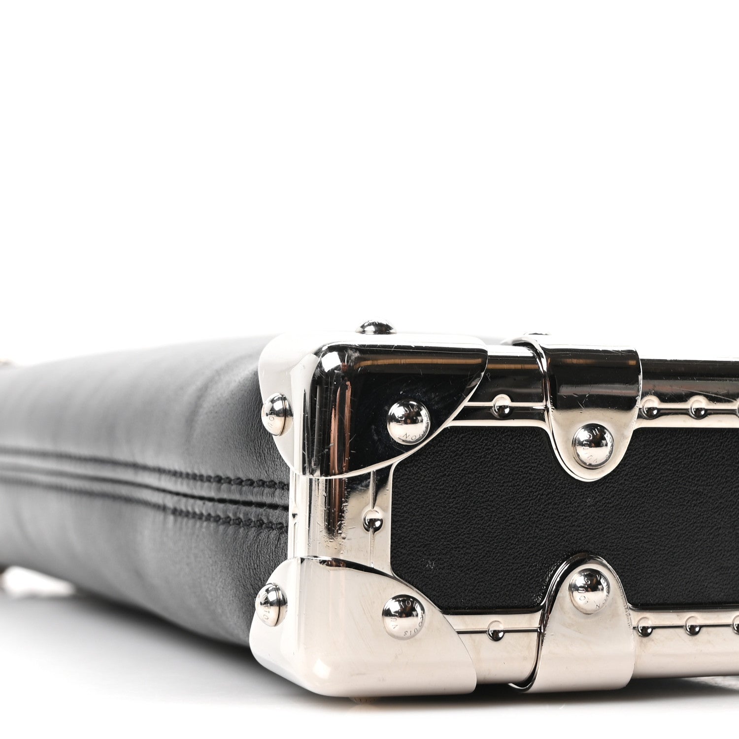 Calfskin Slim Trunk Black