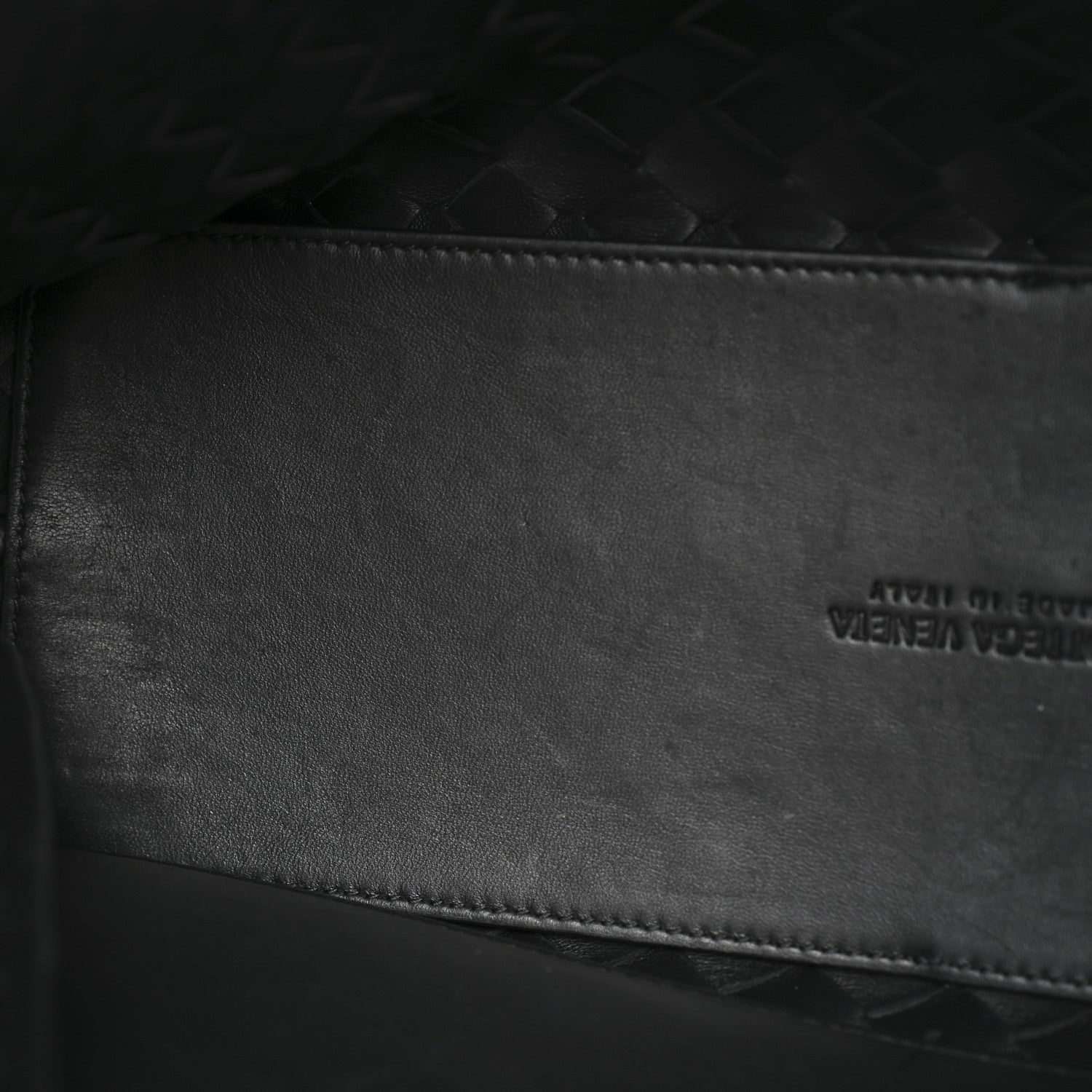 Nappa Intrecciato Medium Andiamo Shoulder Bag Black