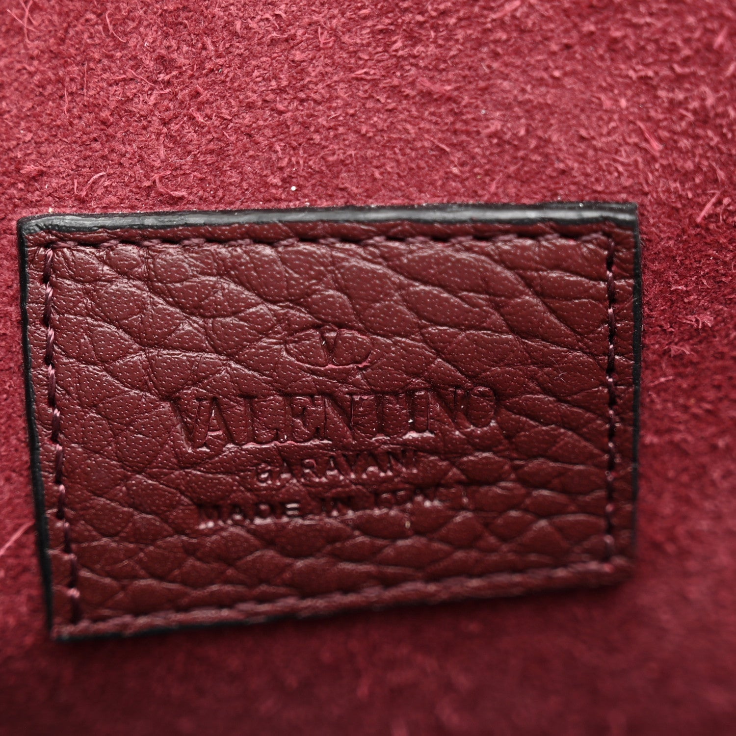 Pebbled Calfskin Rockstud Envelope Wallet on Chain Vinaccia