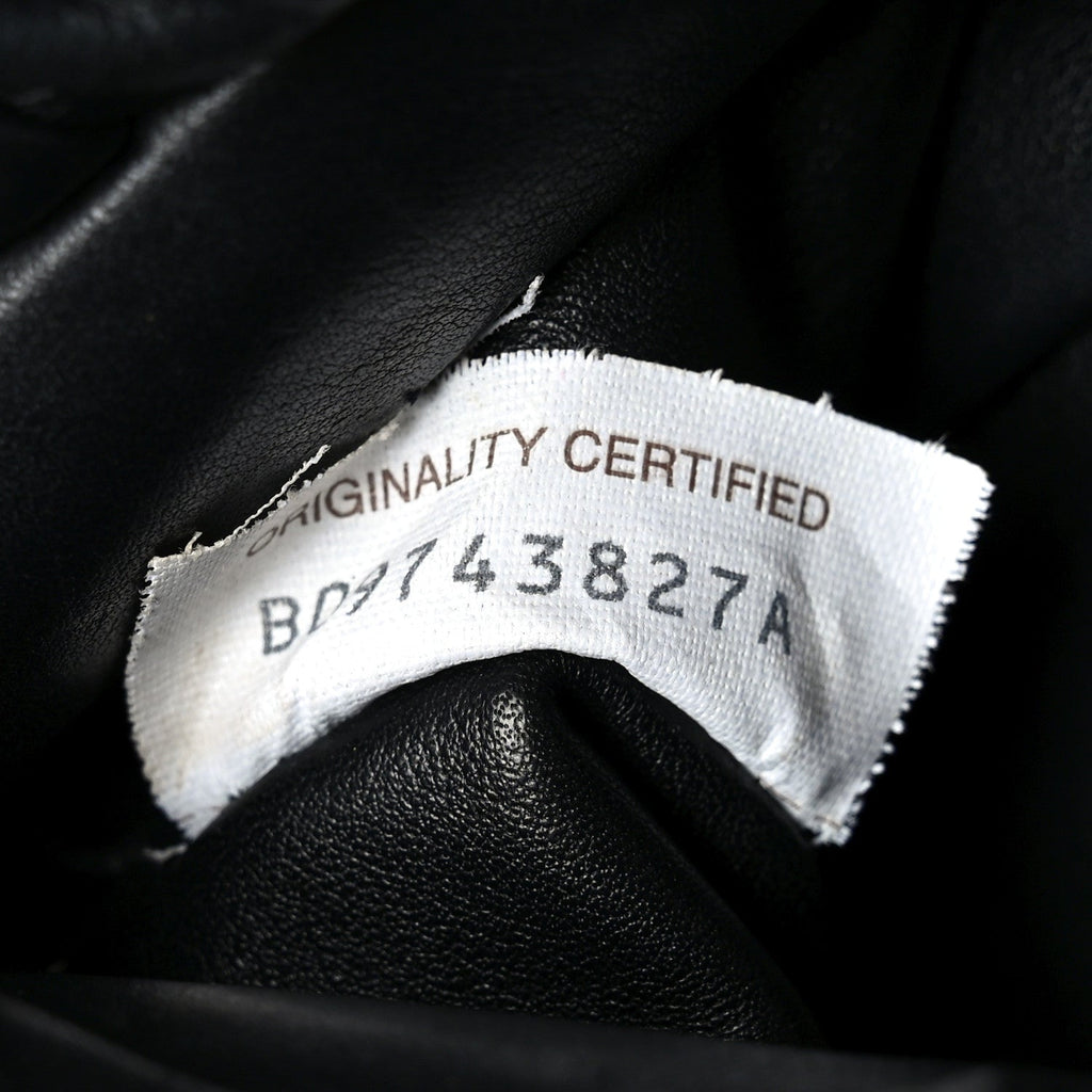 Calfskin The Pouch Chain Black