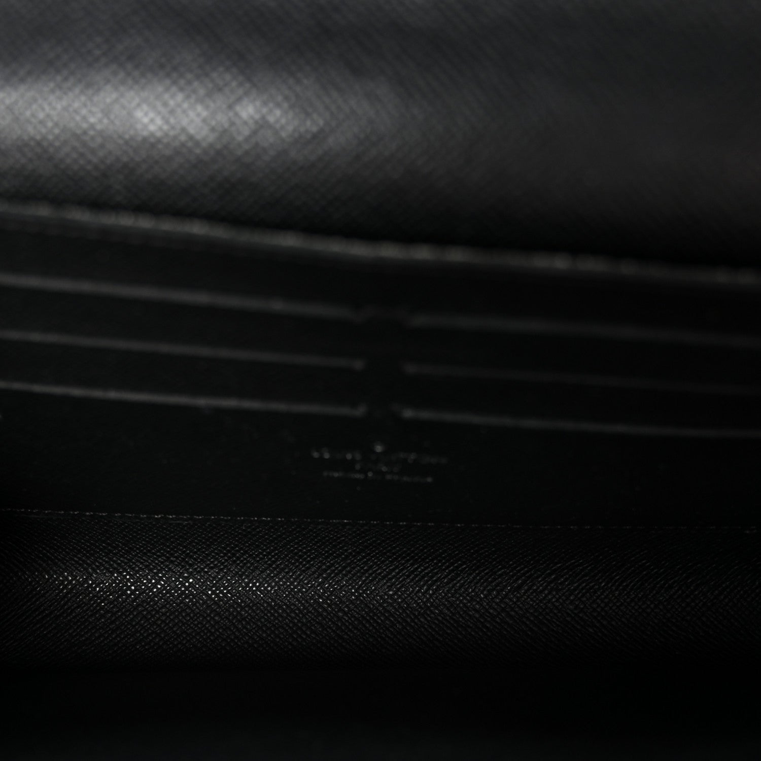 Epi Twist Chain Wallet Black