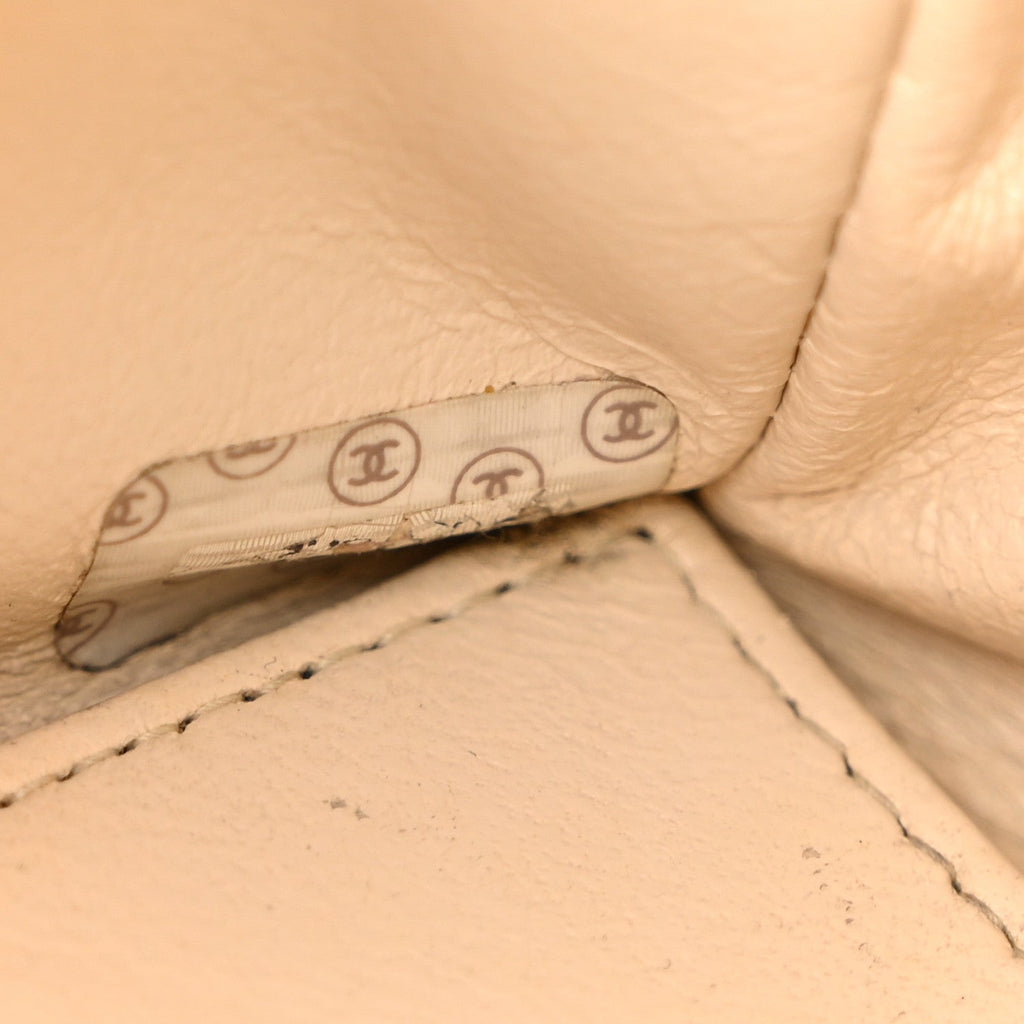 Caviar Quilted Timeless CC Shopping Tote White