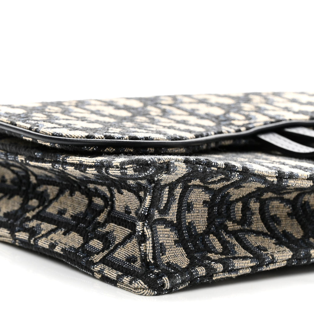 Oblique Saddle Chain Pouch Blue