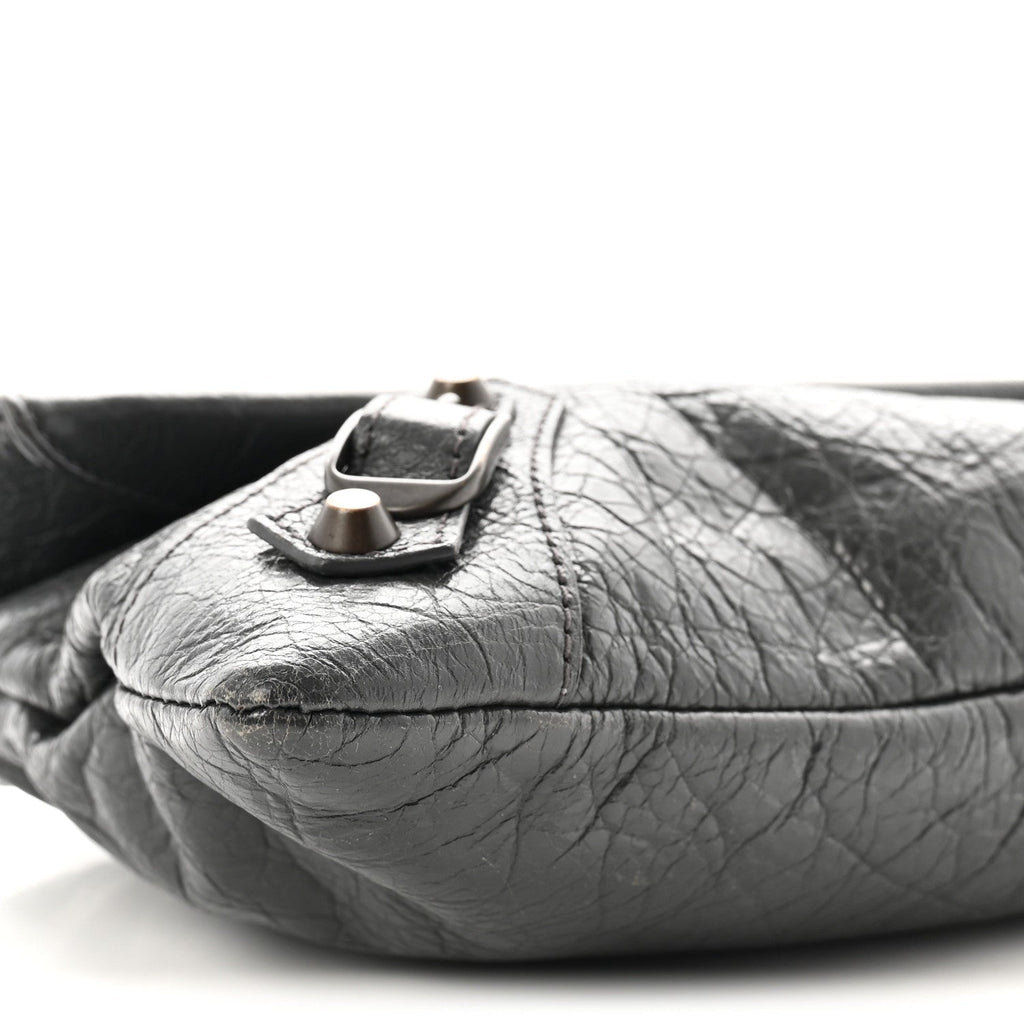 Agneau Classic Hardware Envelope Strap Clutch Gris Fossile