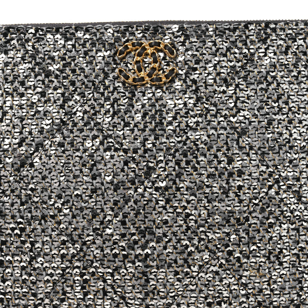 Sequins Medium 19 Pouch Silver