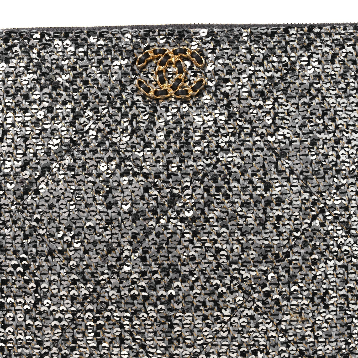 Sequins Medium 19 Pouch Silver