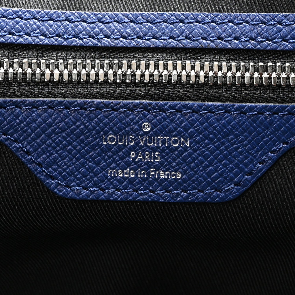 Taiga Monogram Eclipse Keepall Bandouliere 50 Pacific Blue