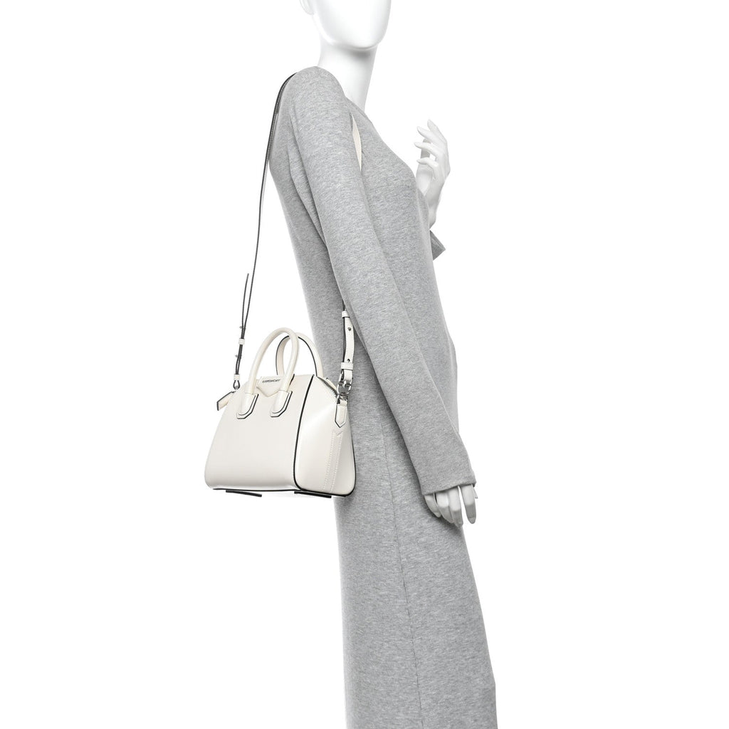 Shiny Lord Calfskin Mini Antigona Ivory