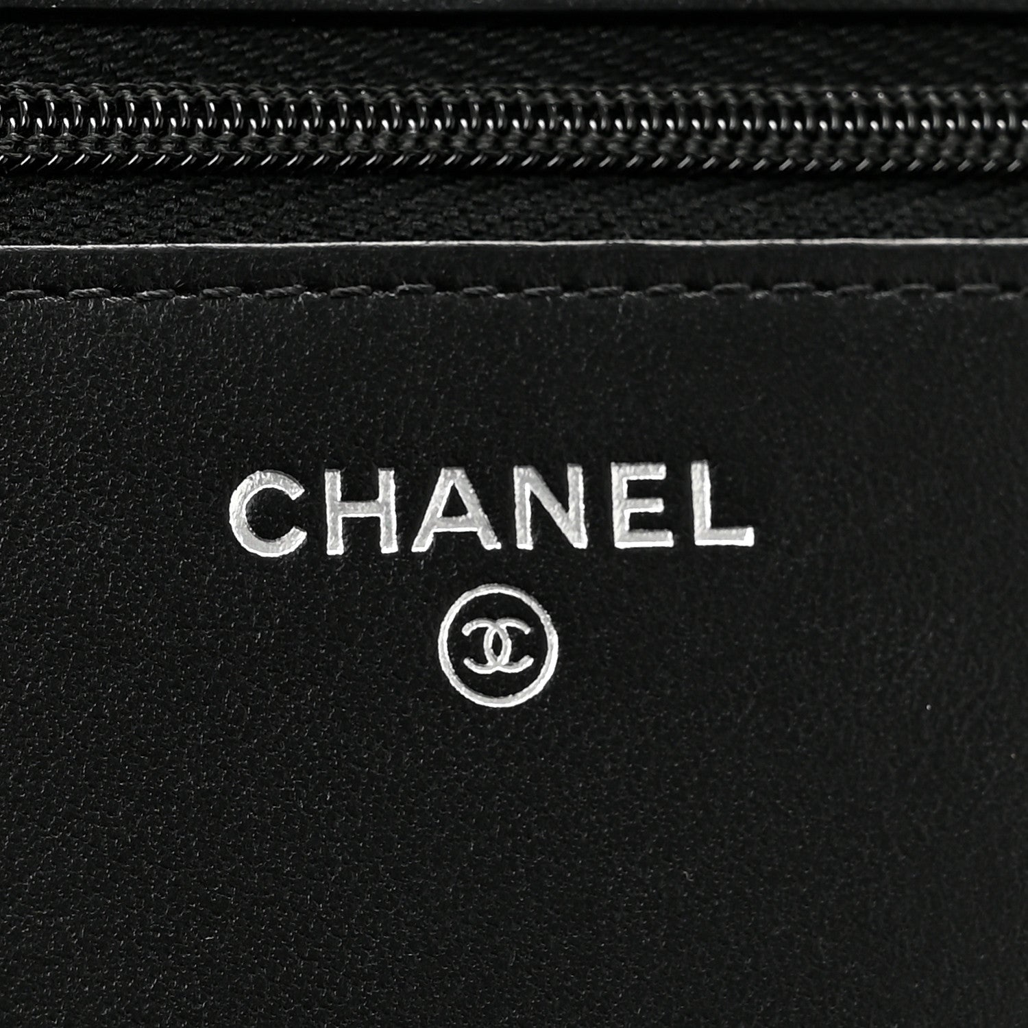 Lambskin Studded Wallet On Chain WOC Black