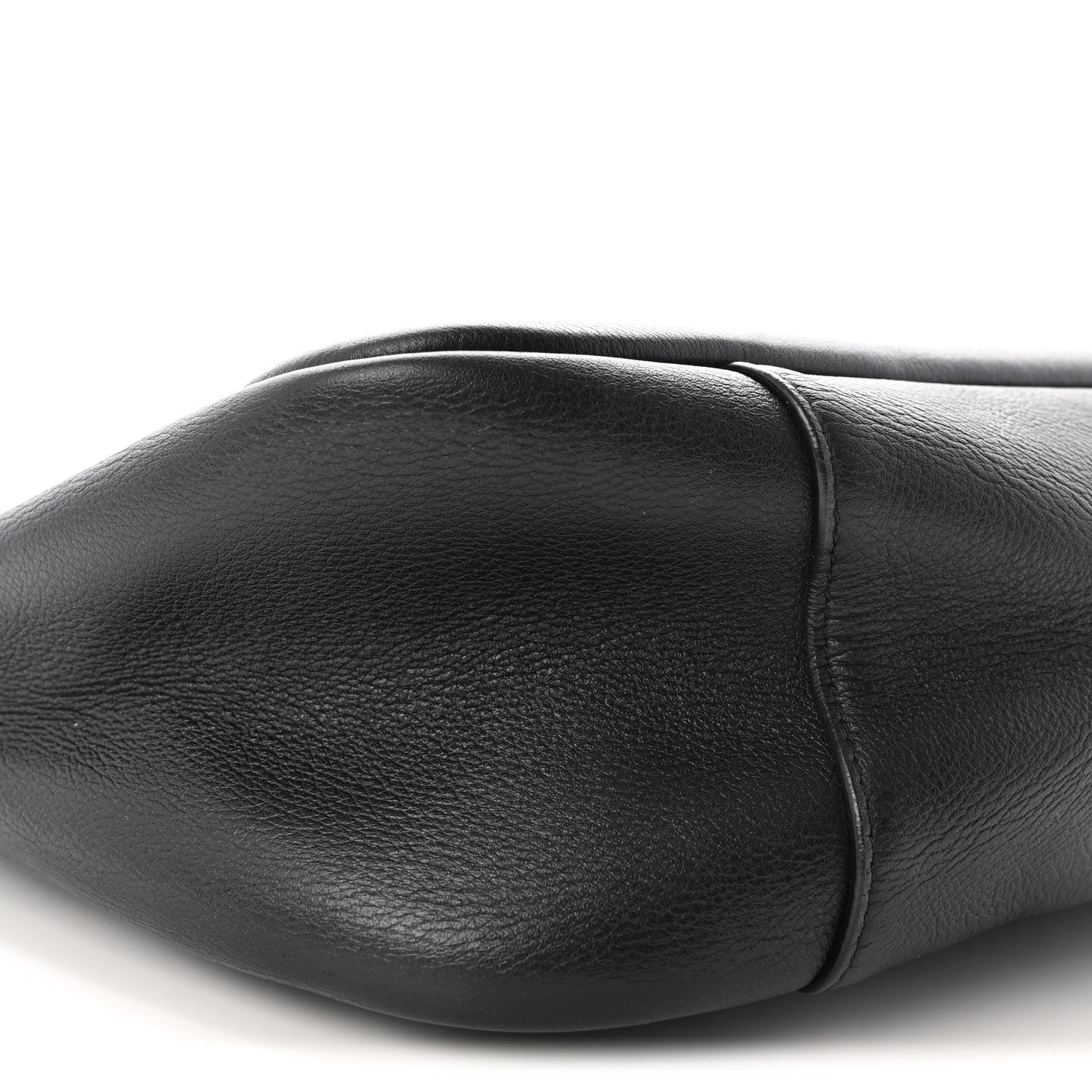 Supple Calfskin Large Le 5 A 7 Soft Hobo Black
