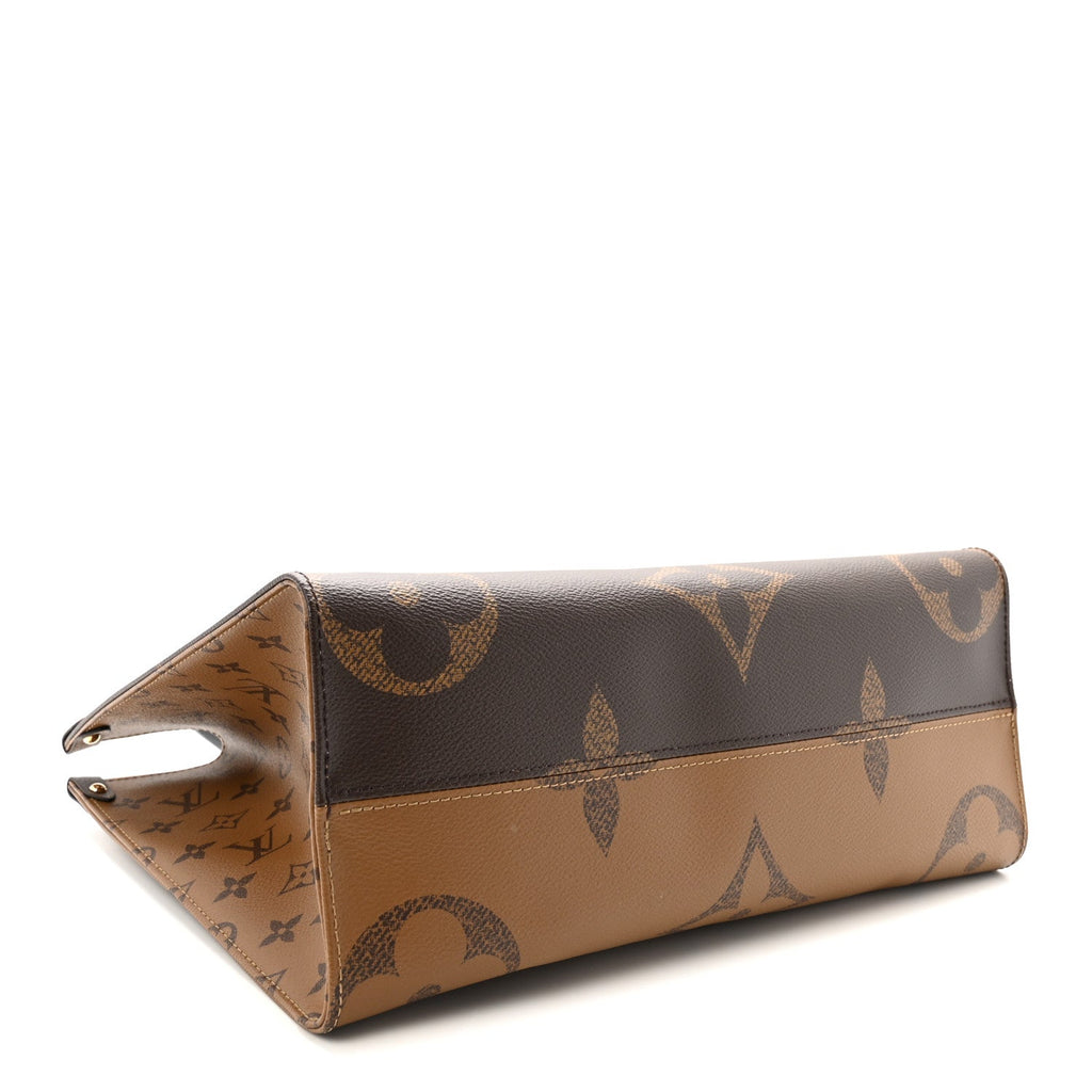 Reverse Monogram Giant Onthego MM