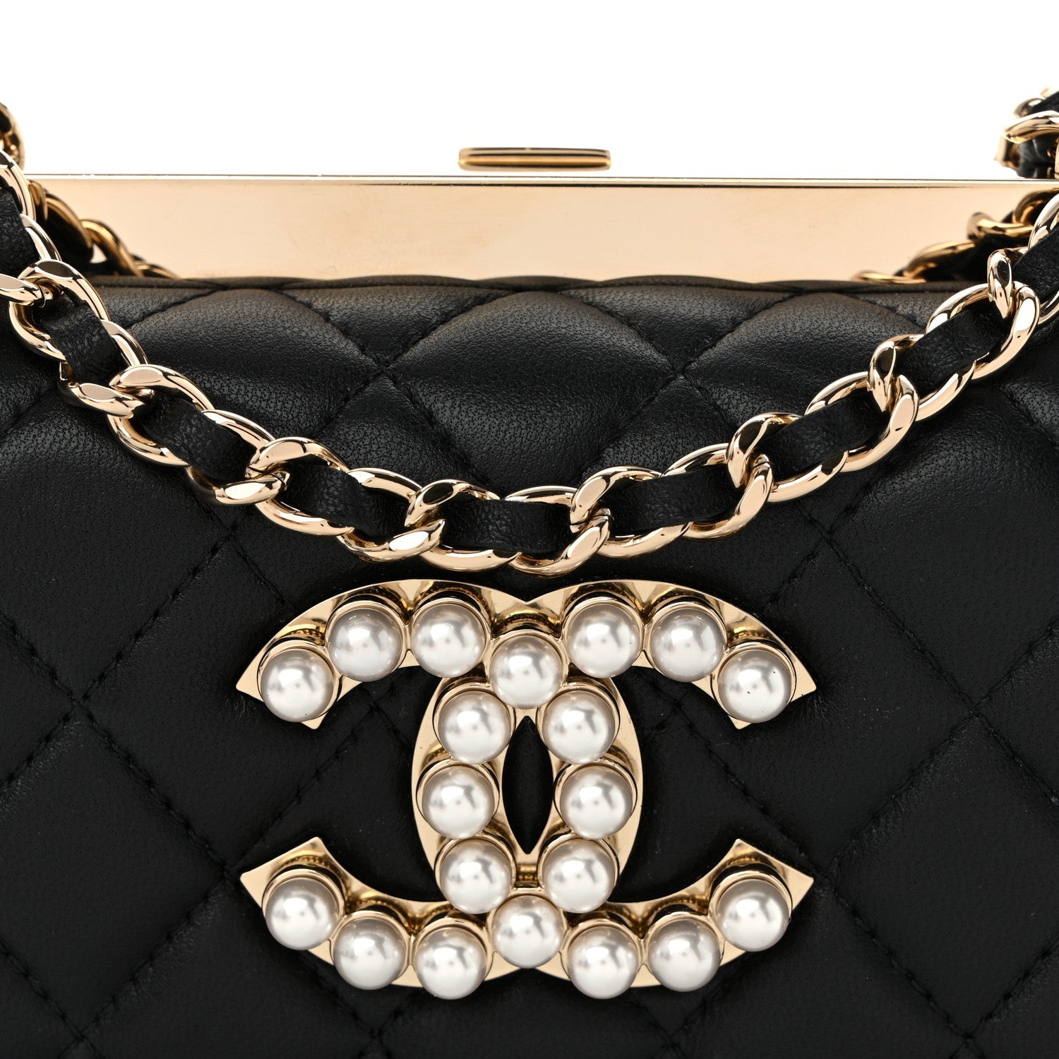Lambskin Quilted Pearl CC Vanity Case Black