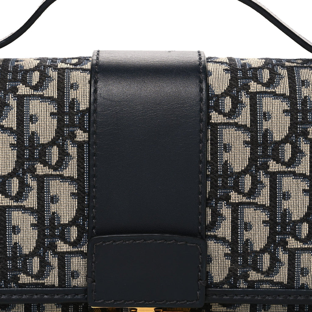 Oblique 30 Montaigne Flap Bag Blue