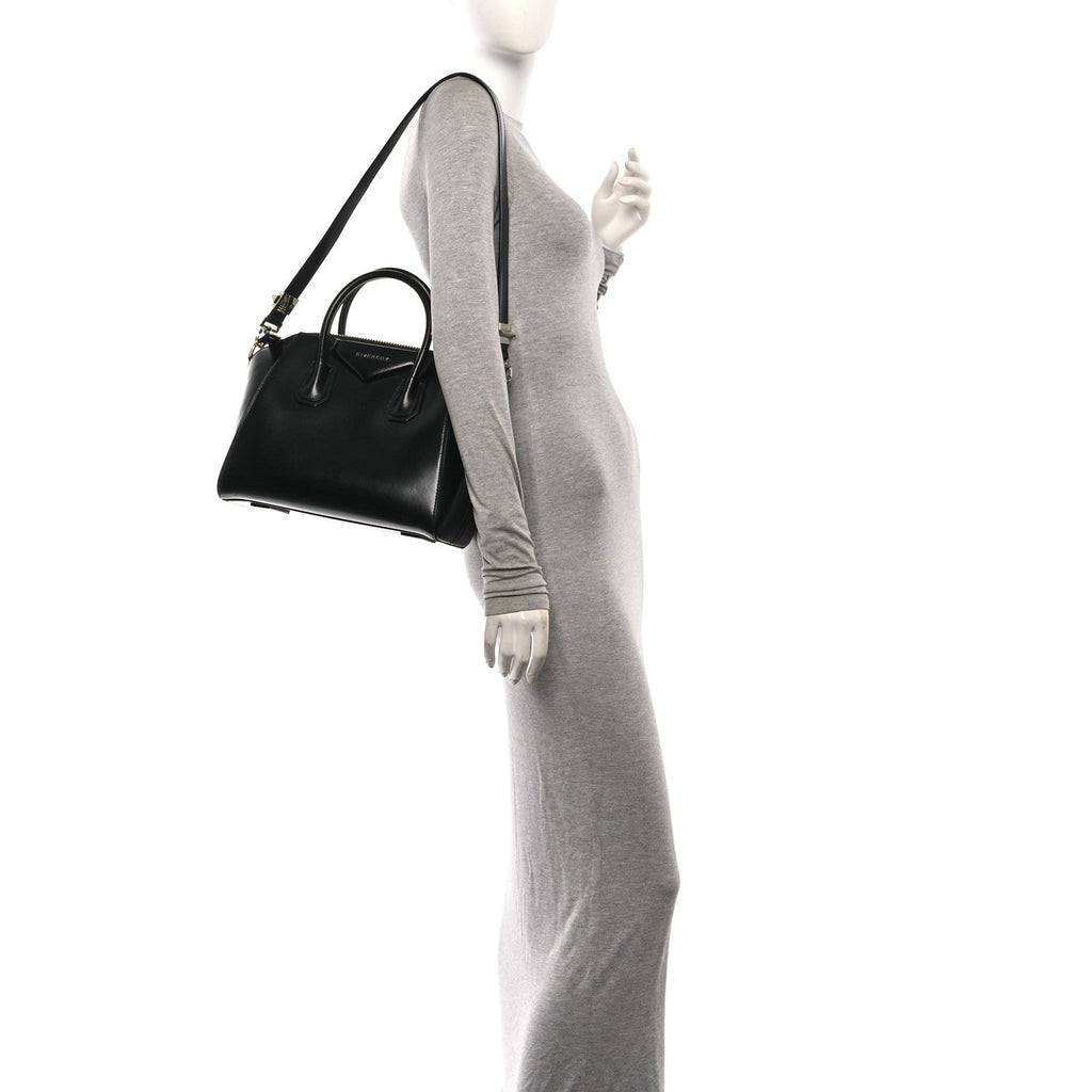 Shiny Lord Calfskin Small Antigona Black