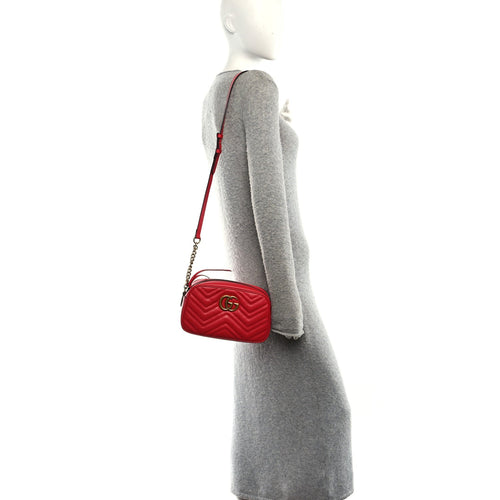 Calfskin Matelasse Small GG Marmont Chain Shoulder Bag Hibiscus Red