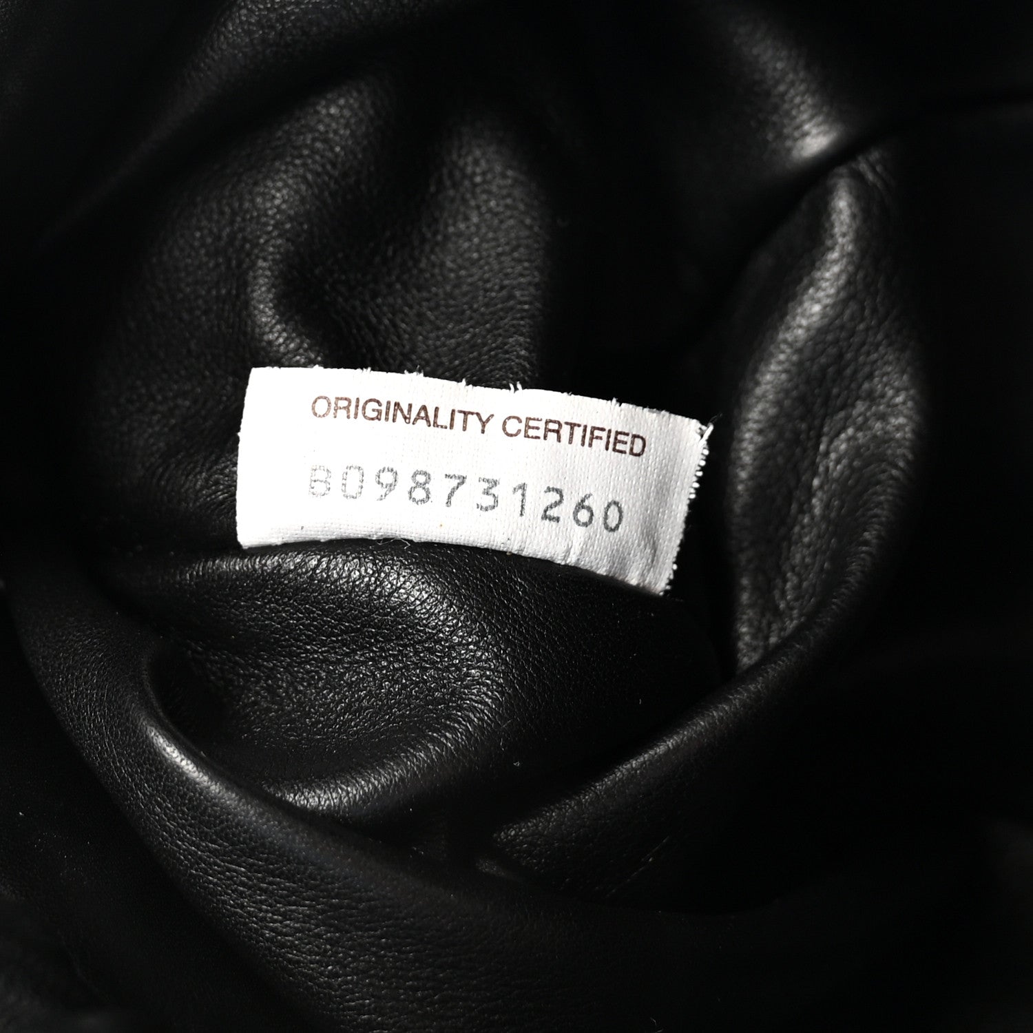 Calfskin The Pouch Chain Black