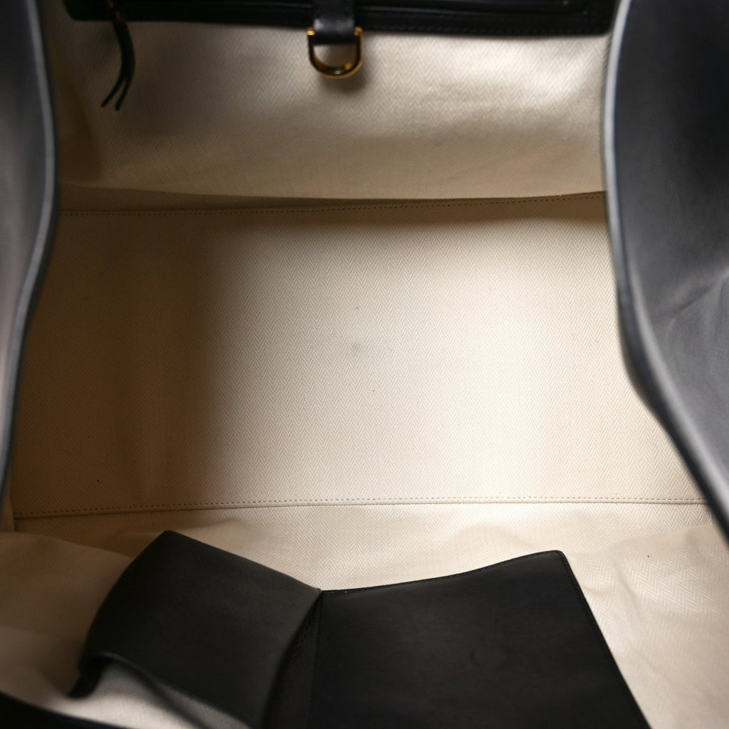Polished Saddle Calfskin Soft Margaux 17 Black