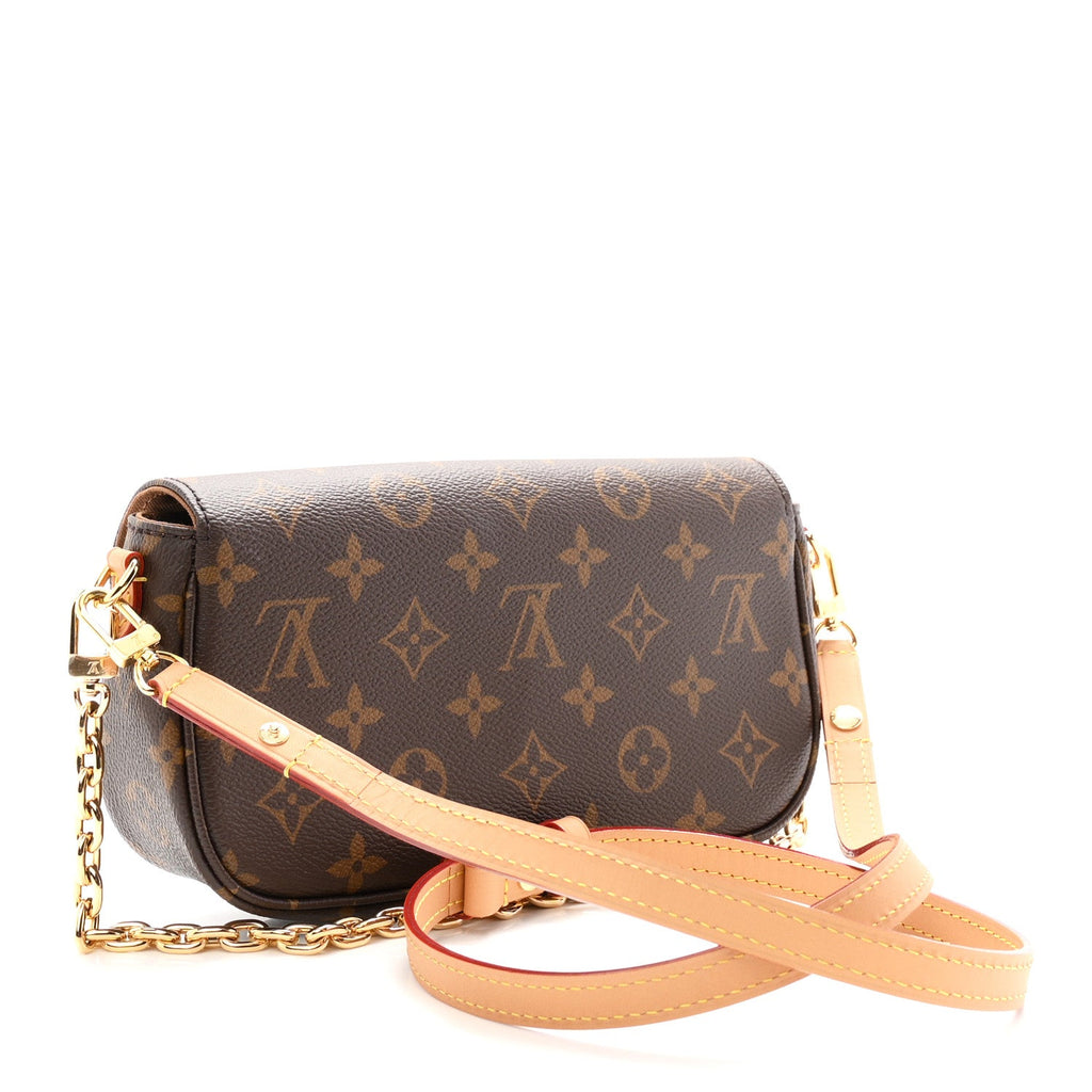 Monogram Ivy Wallet On Chain