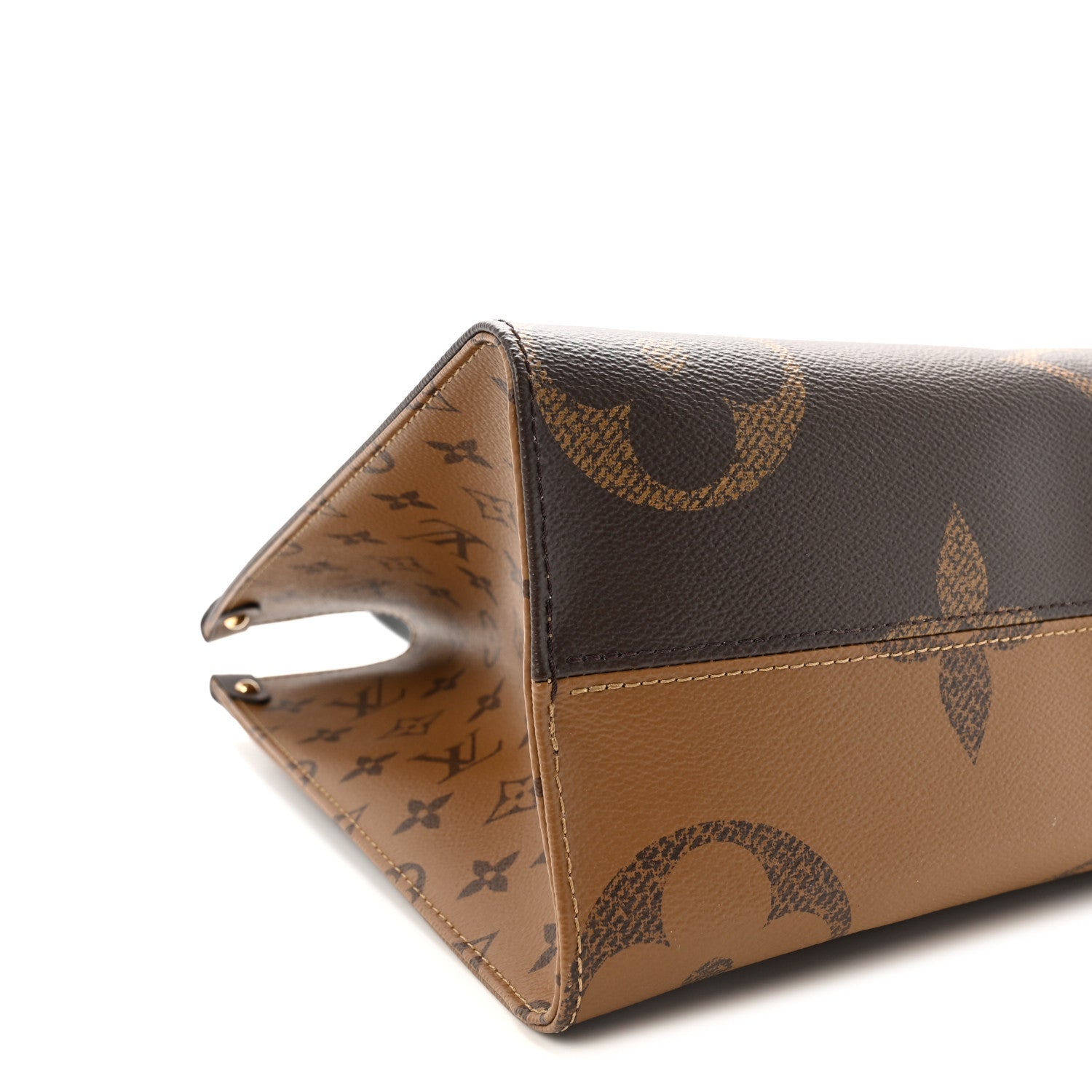 Reverse Monogram Giant Onthego MM