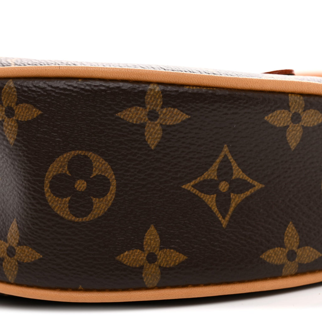 Monogram Loop