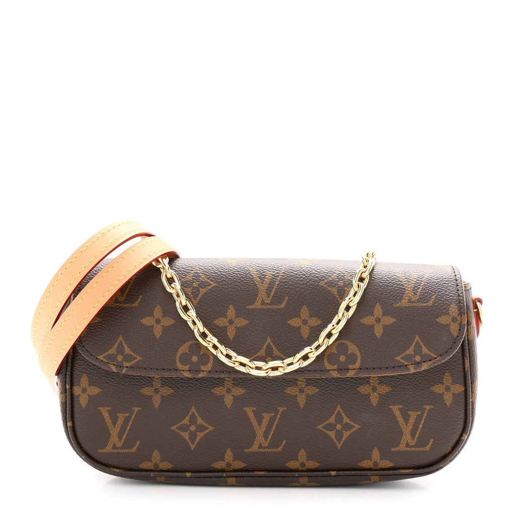 Monogram Ivy Wallet On Chain