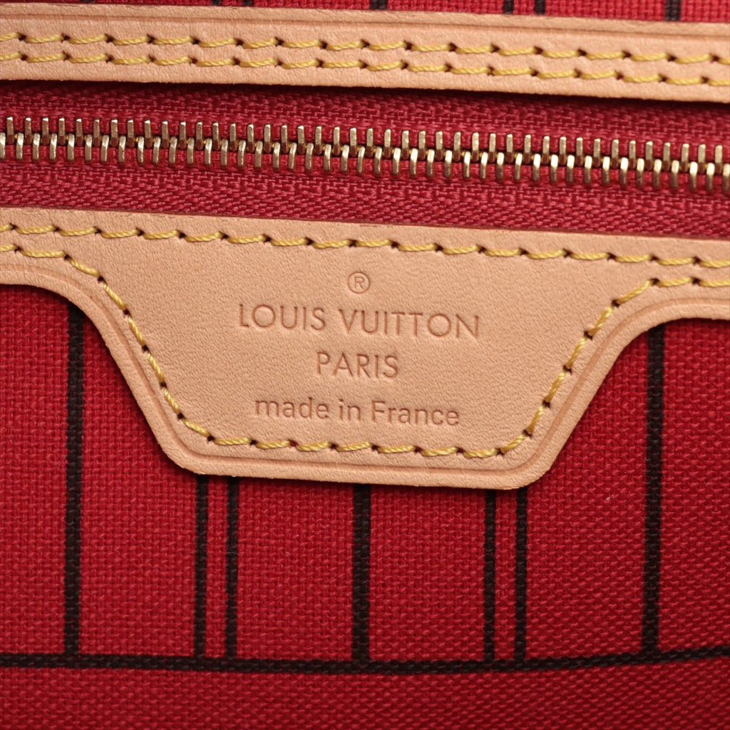 Louis Vuitton Monogram Neverfull MM Shoulder Bag