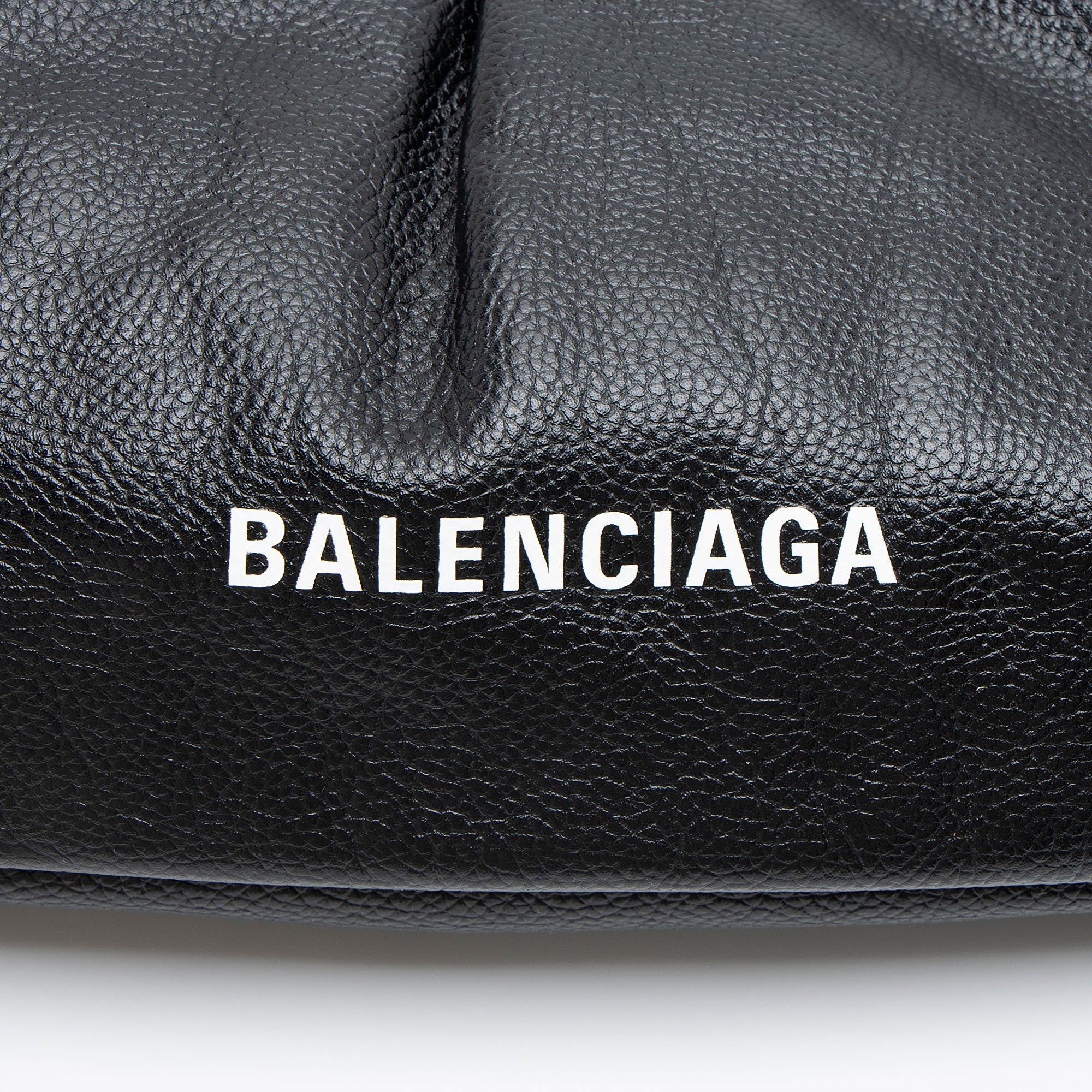 Balenciaga Calfskin Logo Cloud XL Framed Clutch (SHF-DUmqD8)