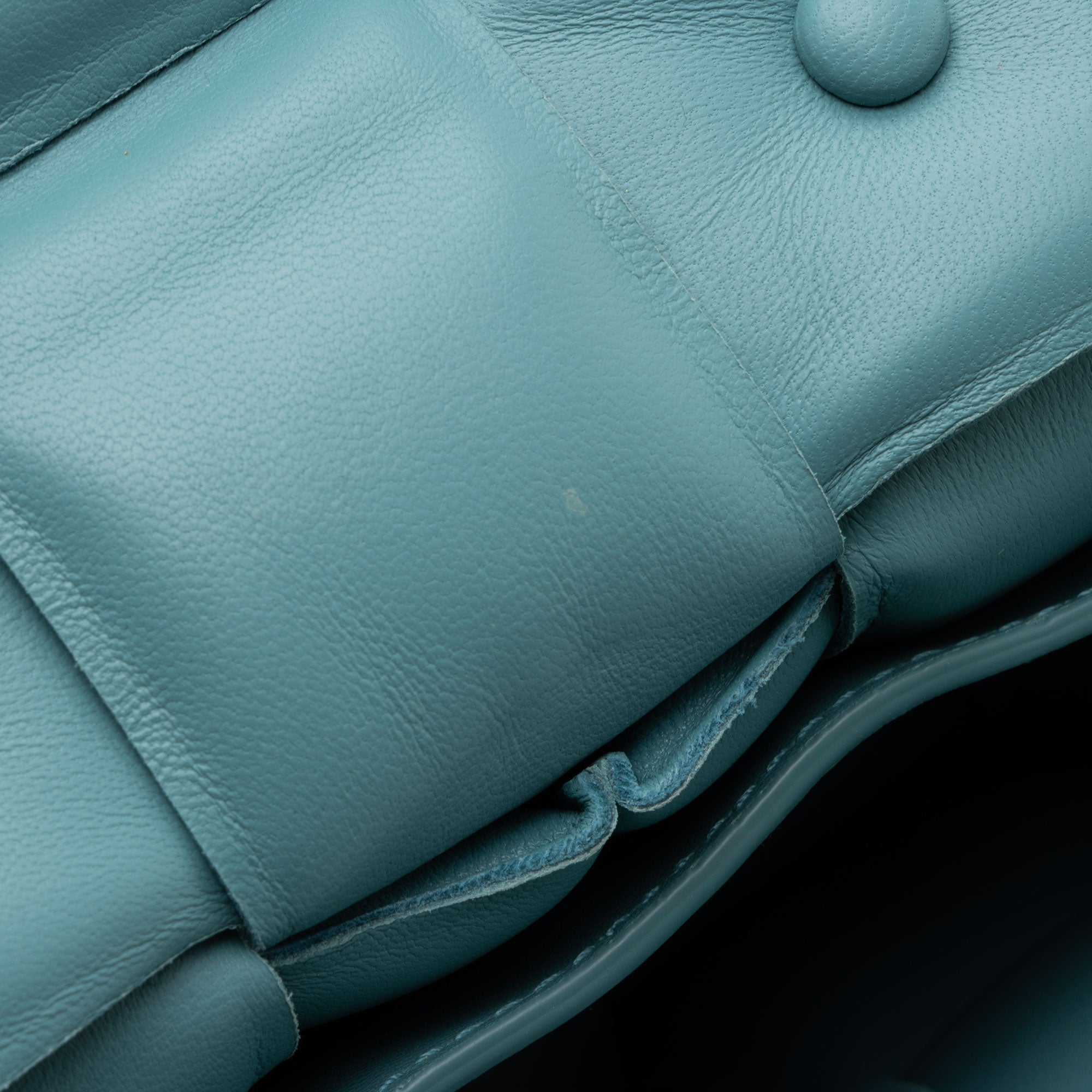 Bottega Veneta Lambskin Cassette Chain Maxi Shoulder Bag (SHF-0QZNRJ)