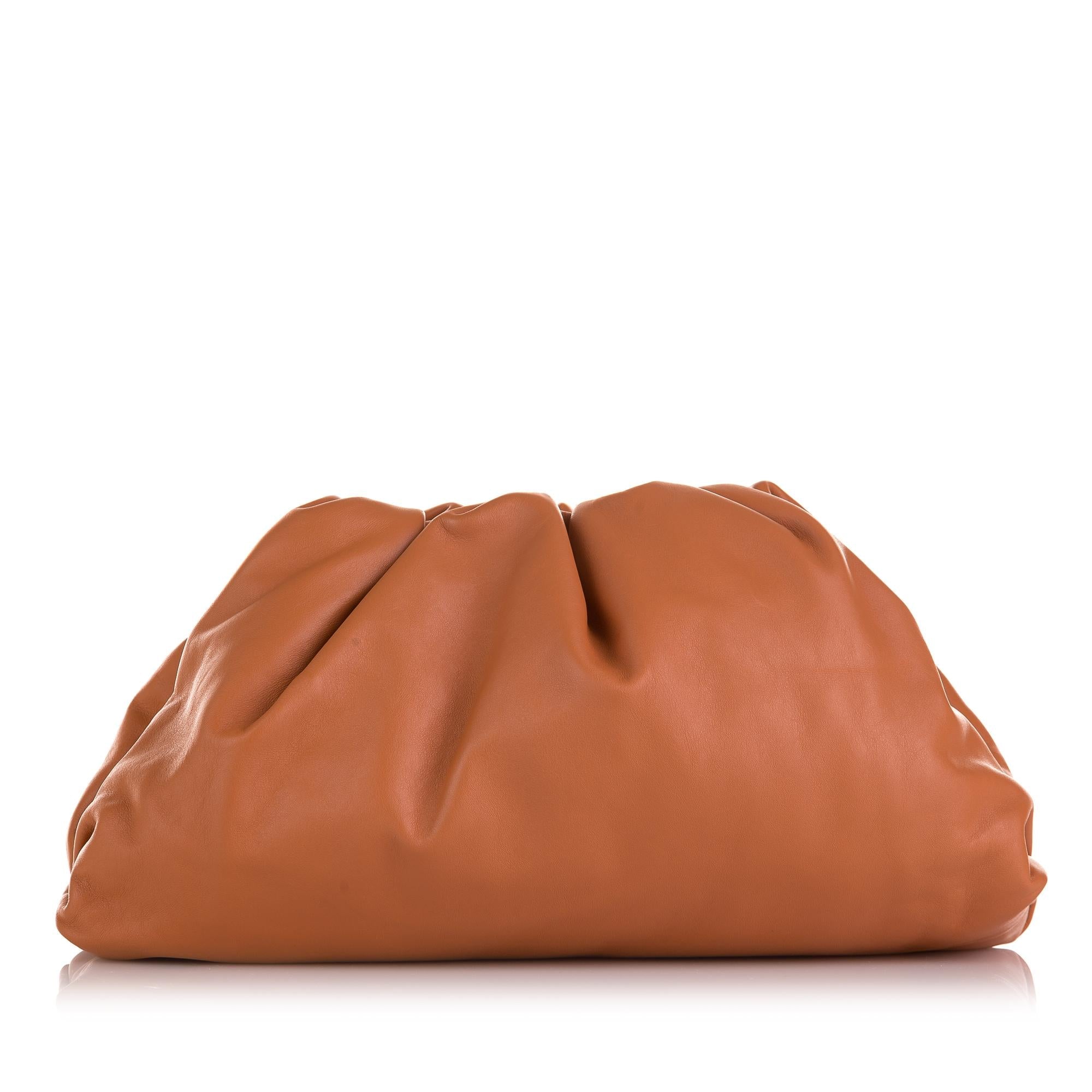 Bottega Veneta Lambskin The Pouch (SHG-hhuo2R)