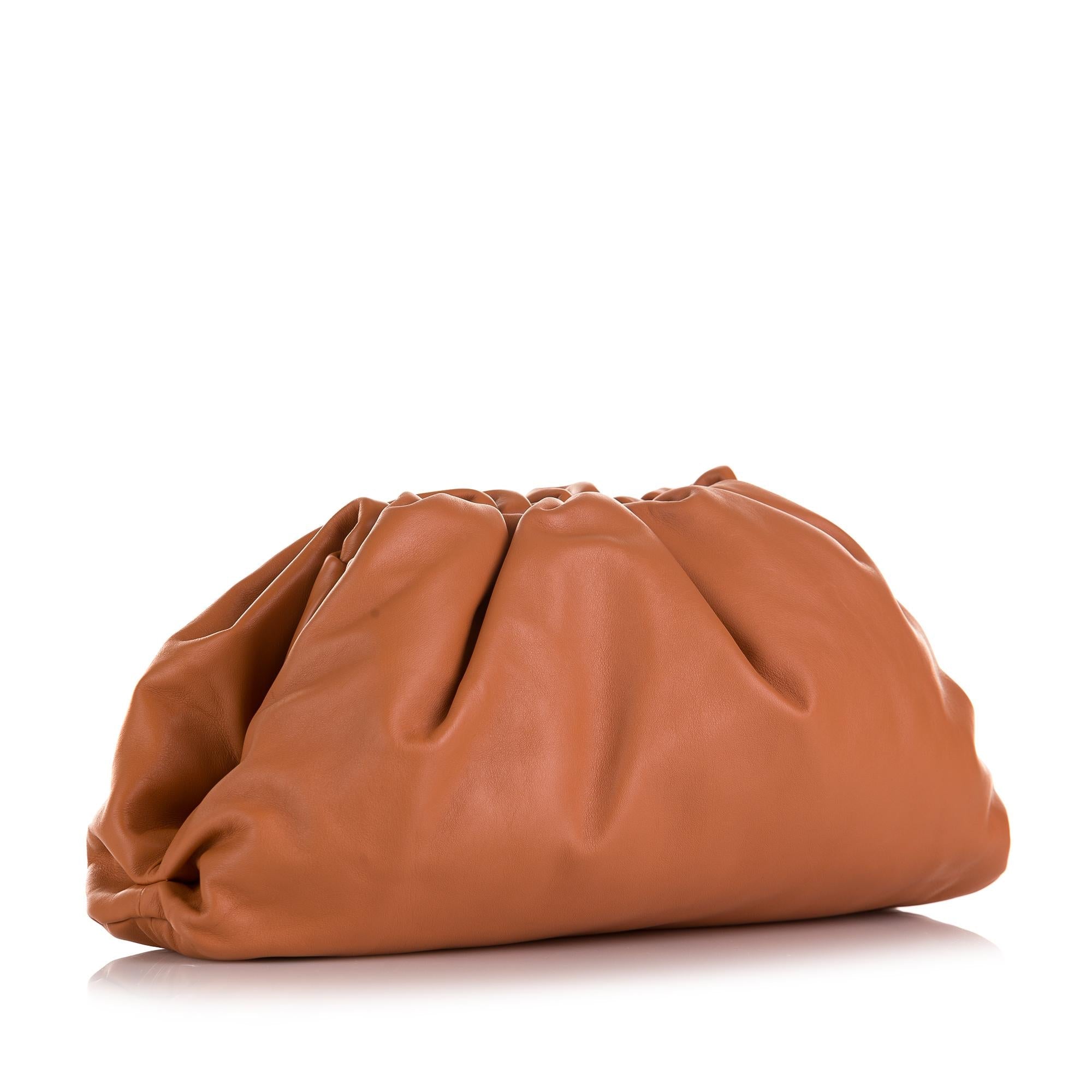 Bottega Veneta Lambskin The Pouch (SHG-hhuo2R)