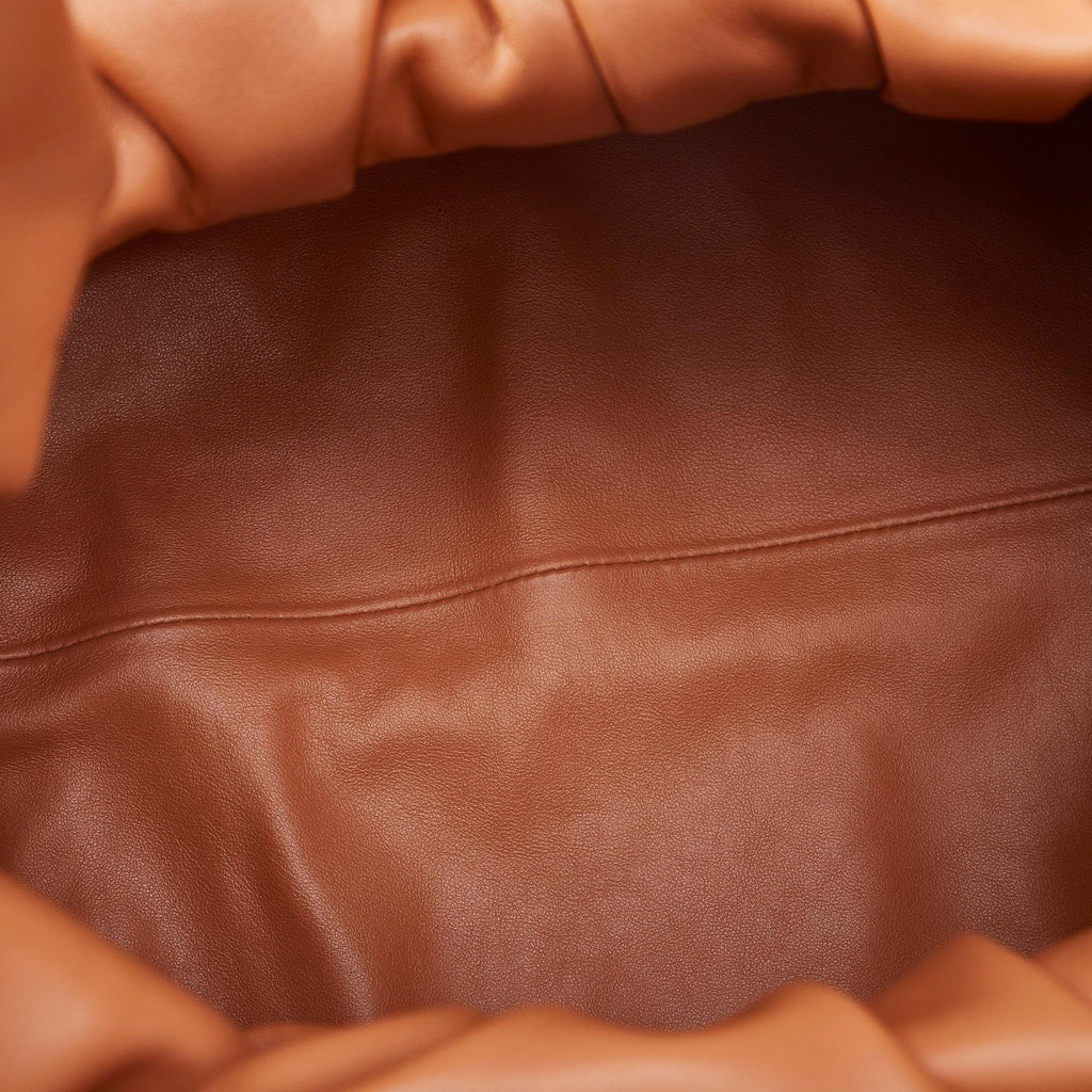 Bottega Veneta Lambskin The Shoulder Pouch (SHG-ptECGP)