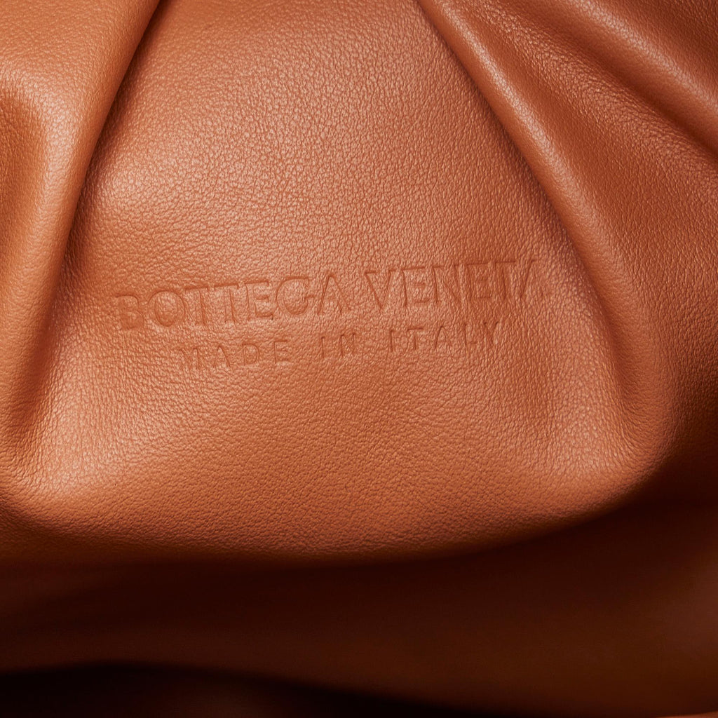 Bottega Veneta Lambskin The Shoulder Pouch (SHG-ptECGP)