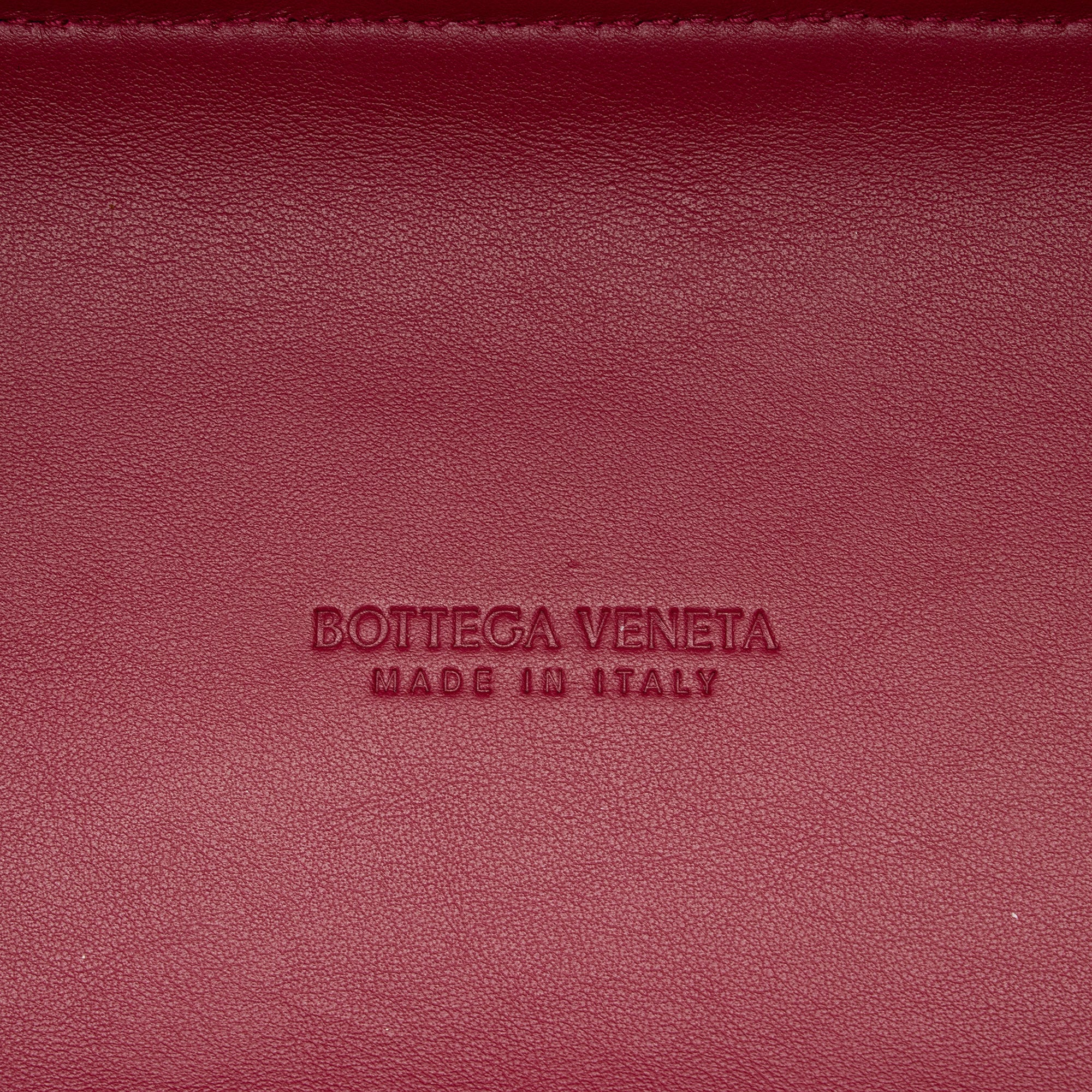 Bottega Veneta Puffed Calfskin The Swoop Medium Shoulder Bag (SHF-uSpBxj)
