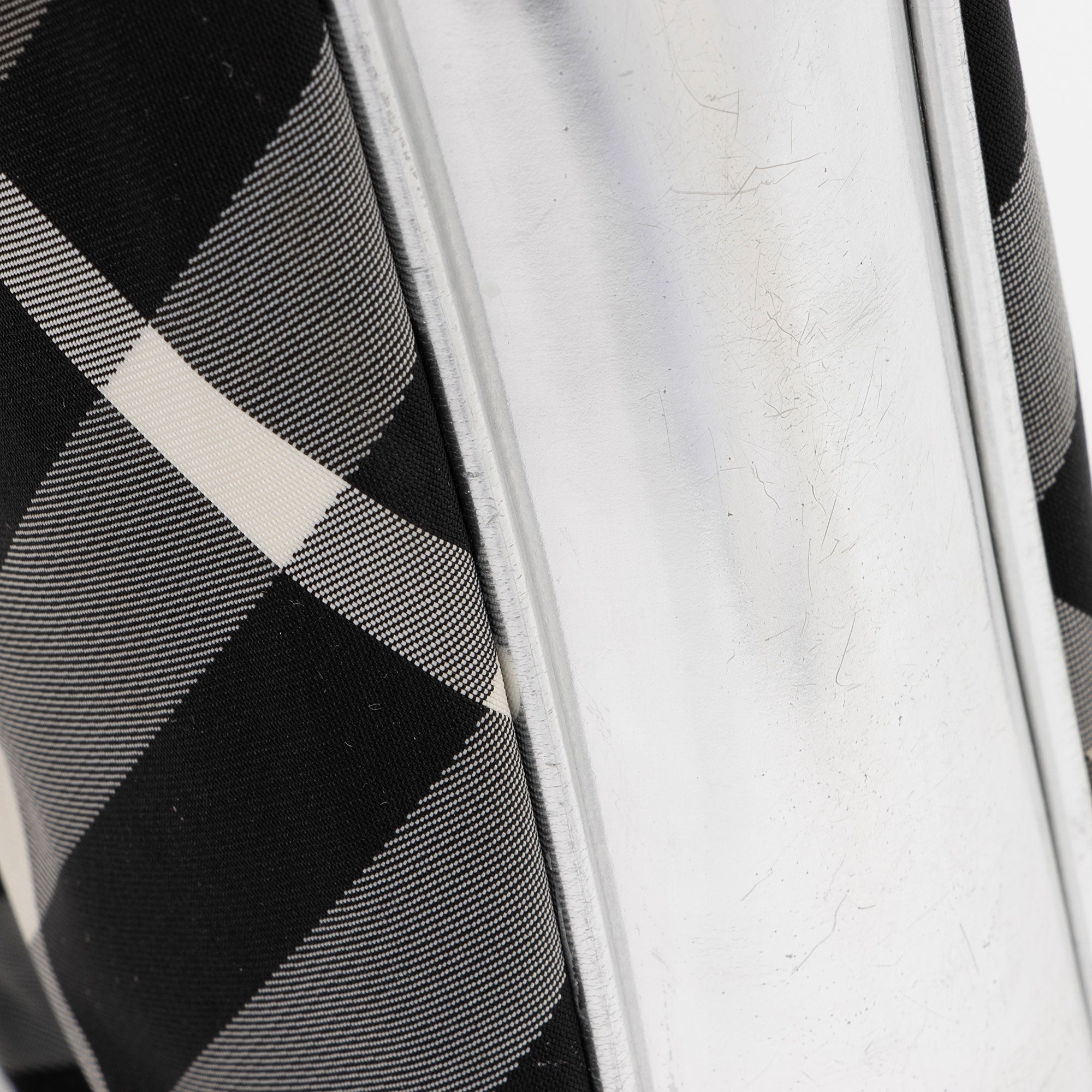 Burberry Beat Check Small Shoulder Bag (SHF-jOlsCX)