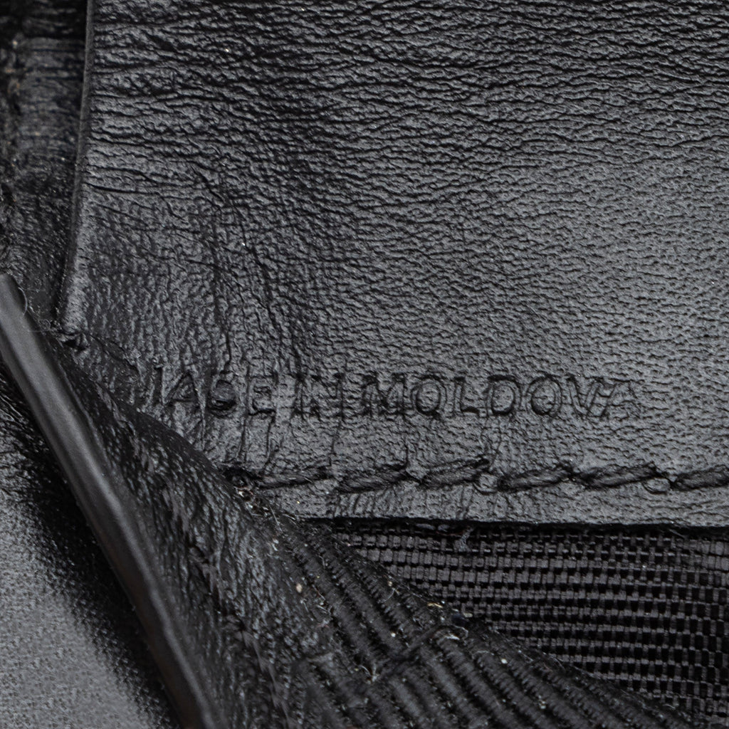 Burberry Calfskin House Check Bi-Fold Wallet (SHF-a1iZNa)