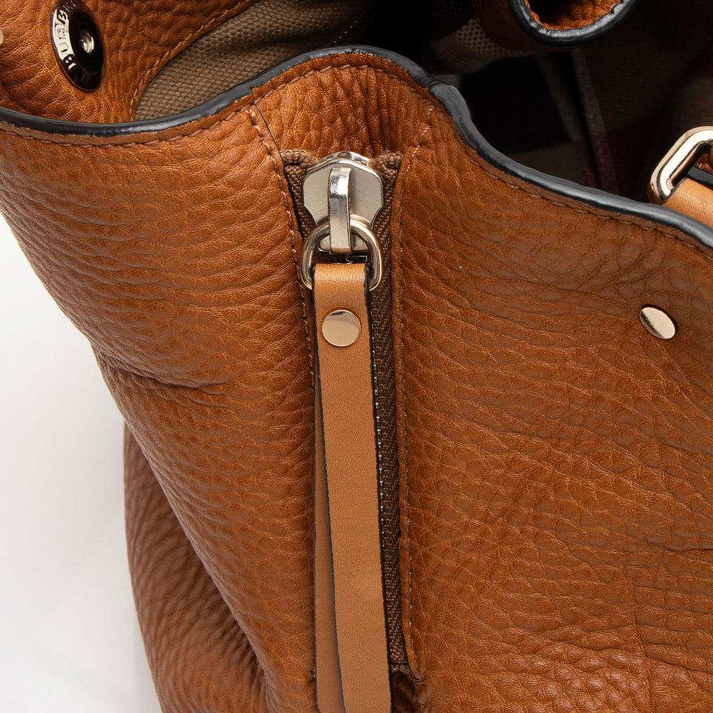 Burberry Calfskin House Check Maidstone Medium Shoulder Bag (SHF-17R658)