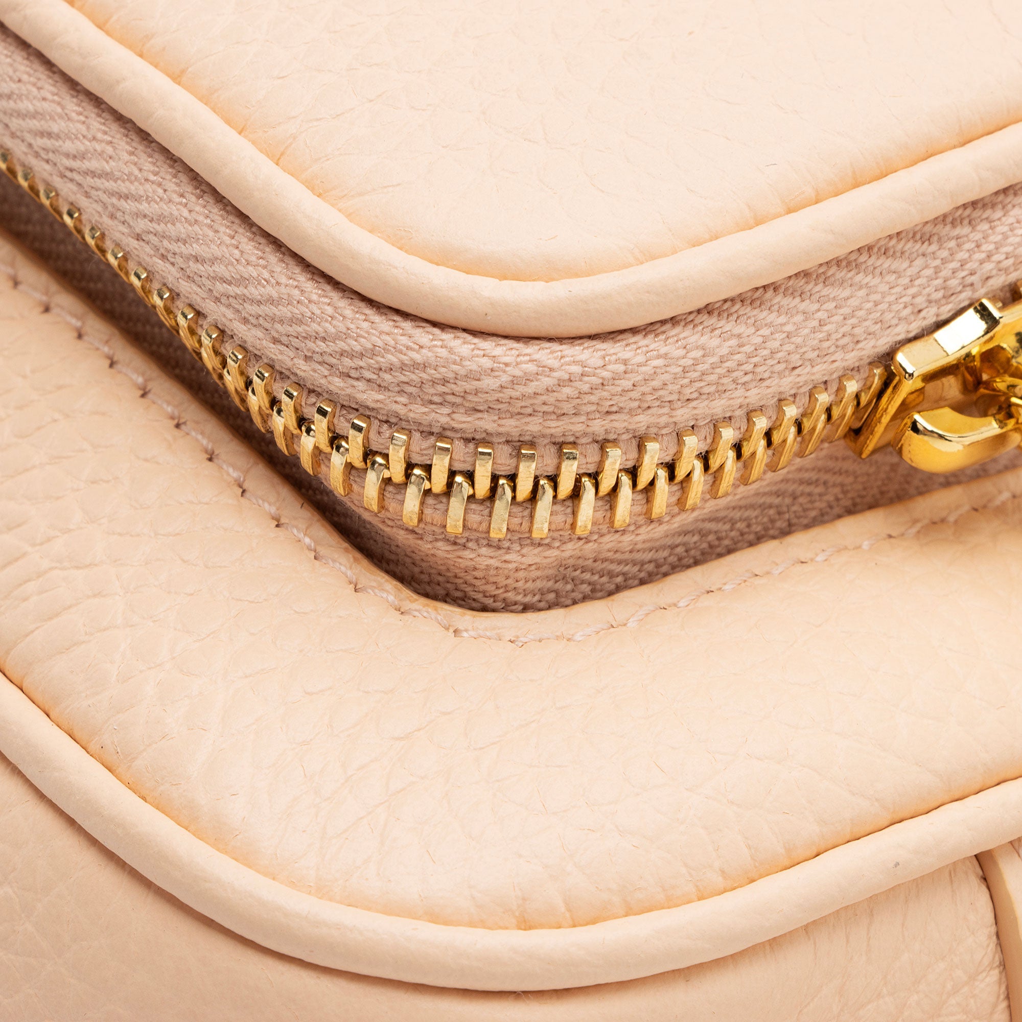 Burberry Calfskin Small Camera Bag (SHF-ytVyGy)