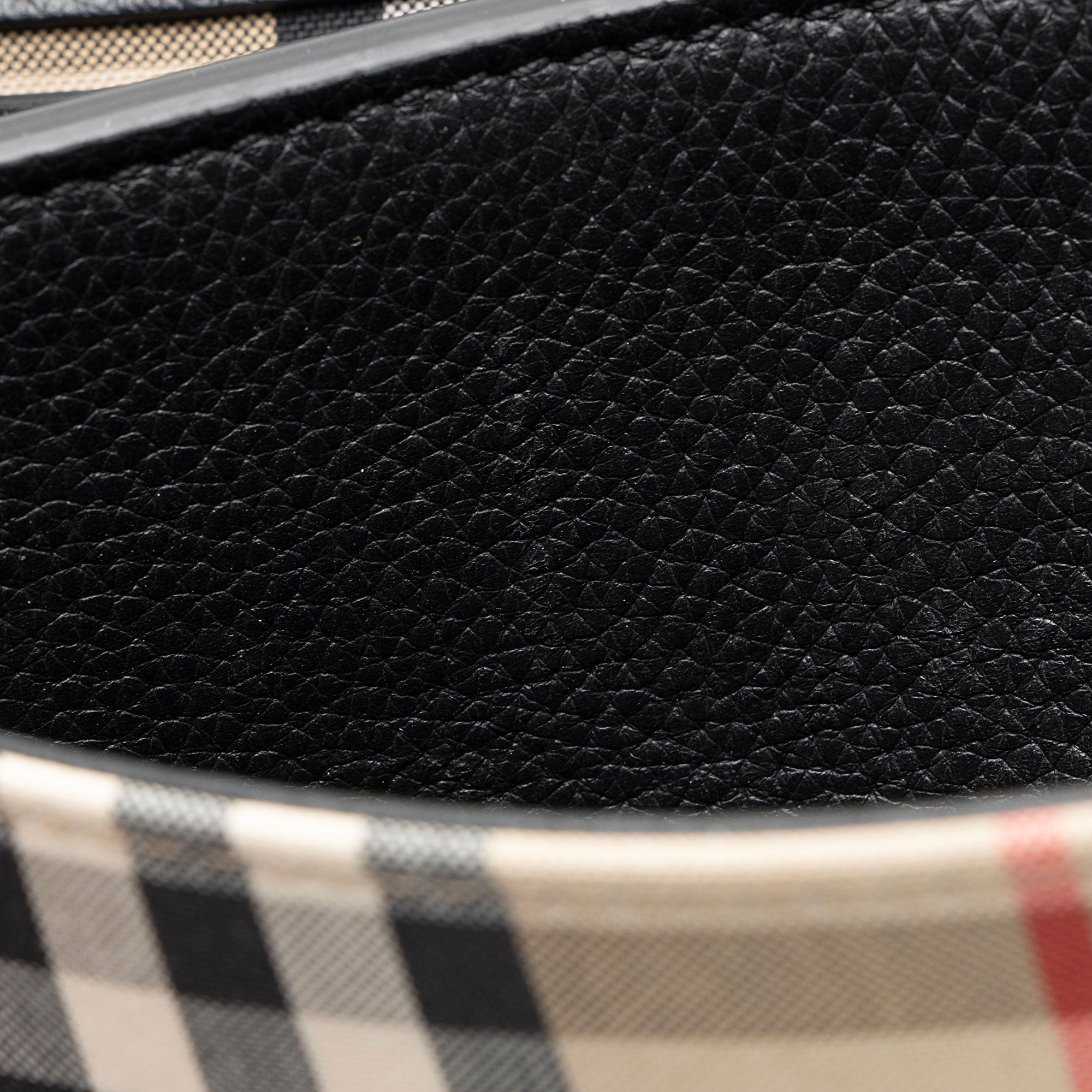 Burberry Calfskin Vintage Check Note Bag (SHF-ERRlYF)