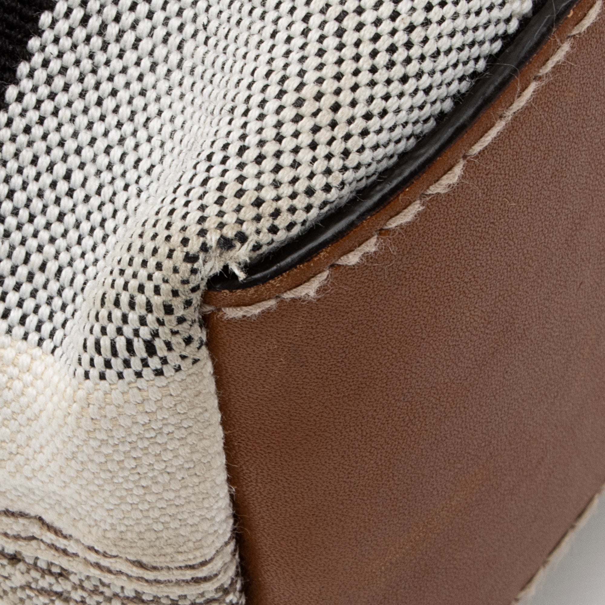 Burberry Canvas Check Tottenham Medium Tote (SHF-23250)