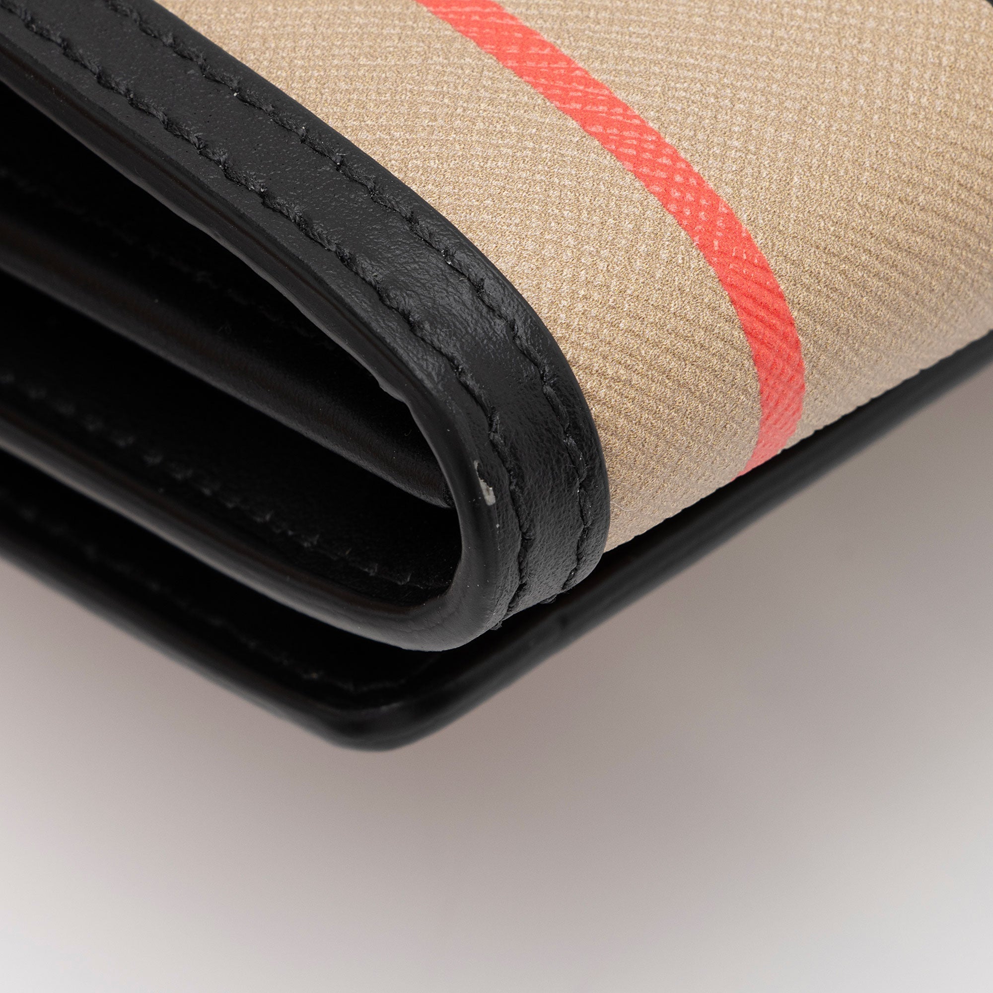 Burberry E-Canvas Icon Stripe Hannah Wallet on Strap (SHF-T6fpoo)