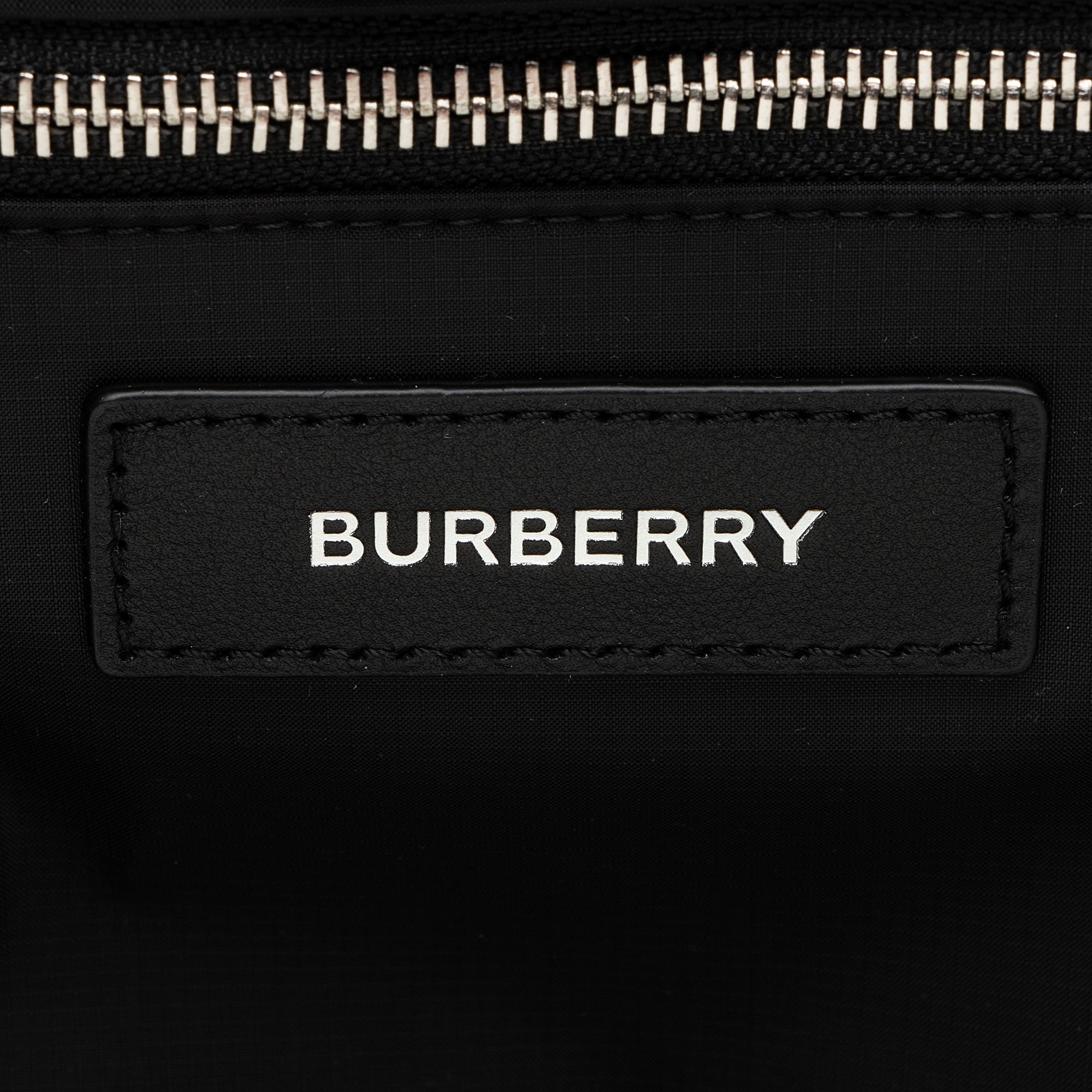Burberry Econyl Trench Tote (SHF-OzgNun)