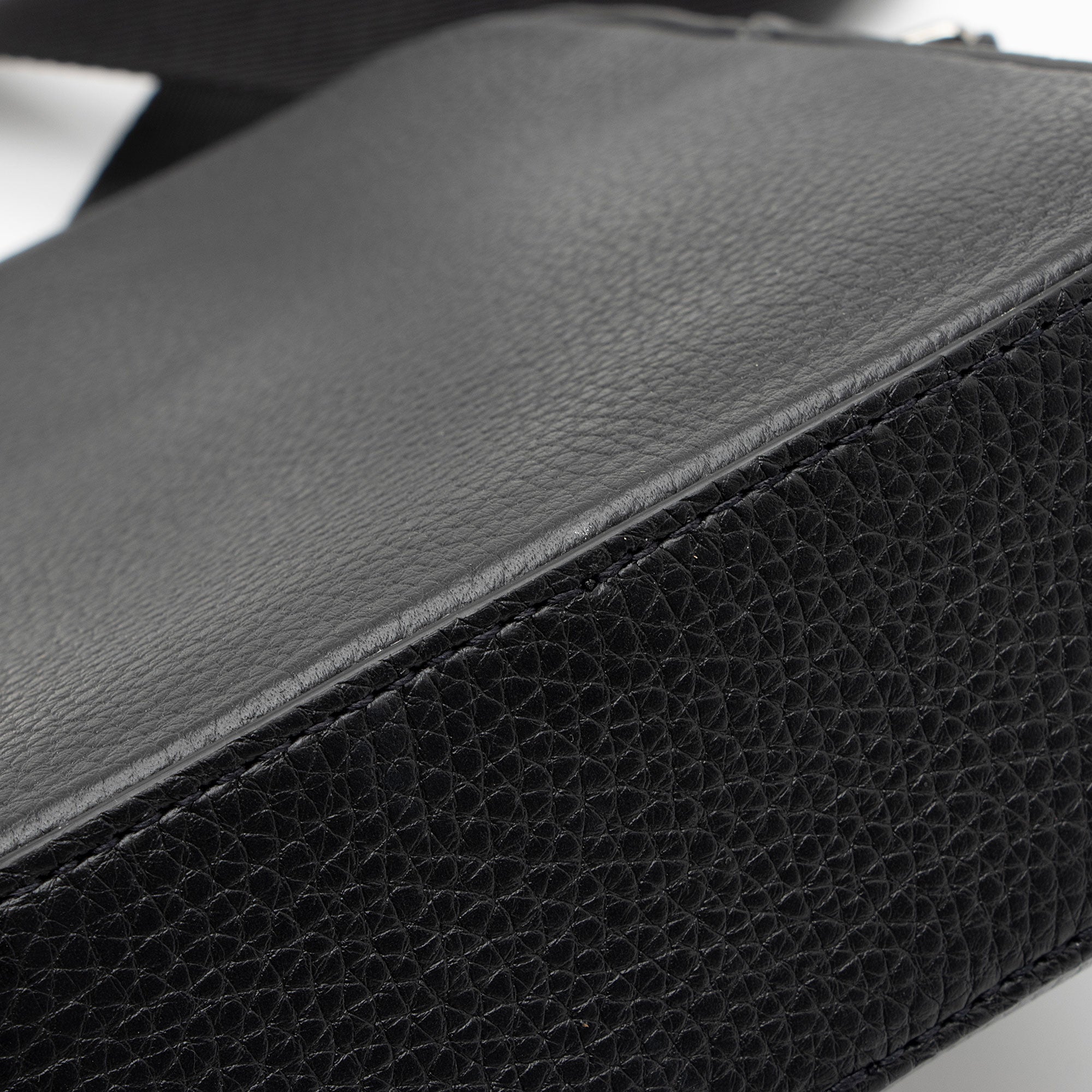 Burberry Embossed Leather Thornton Crossbody (SHF-vFPFlP)